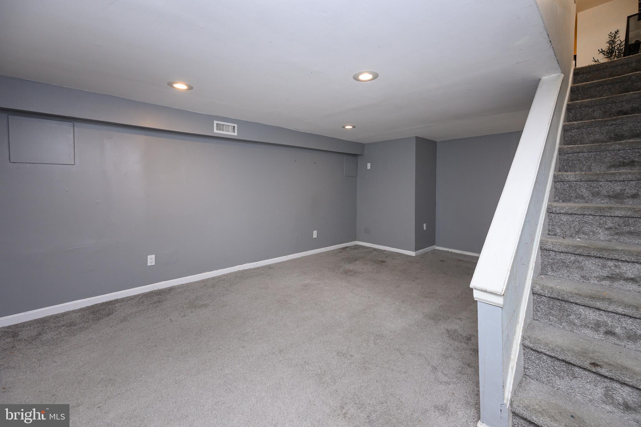 GIRARD ESTATES - Residential