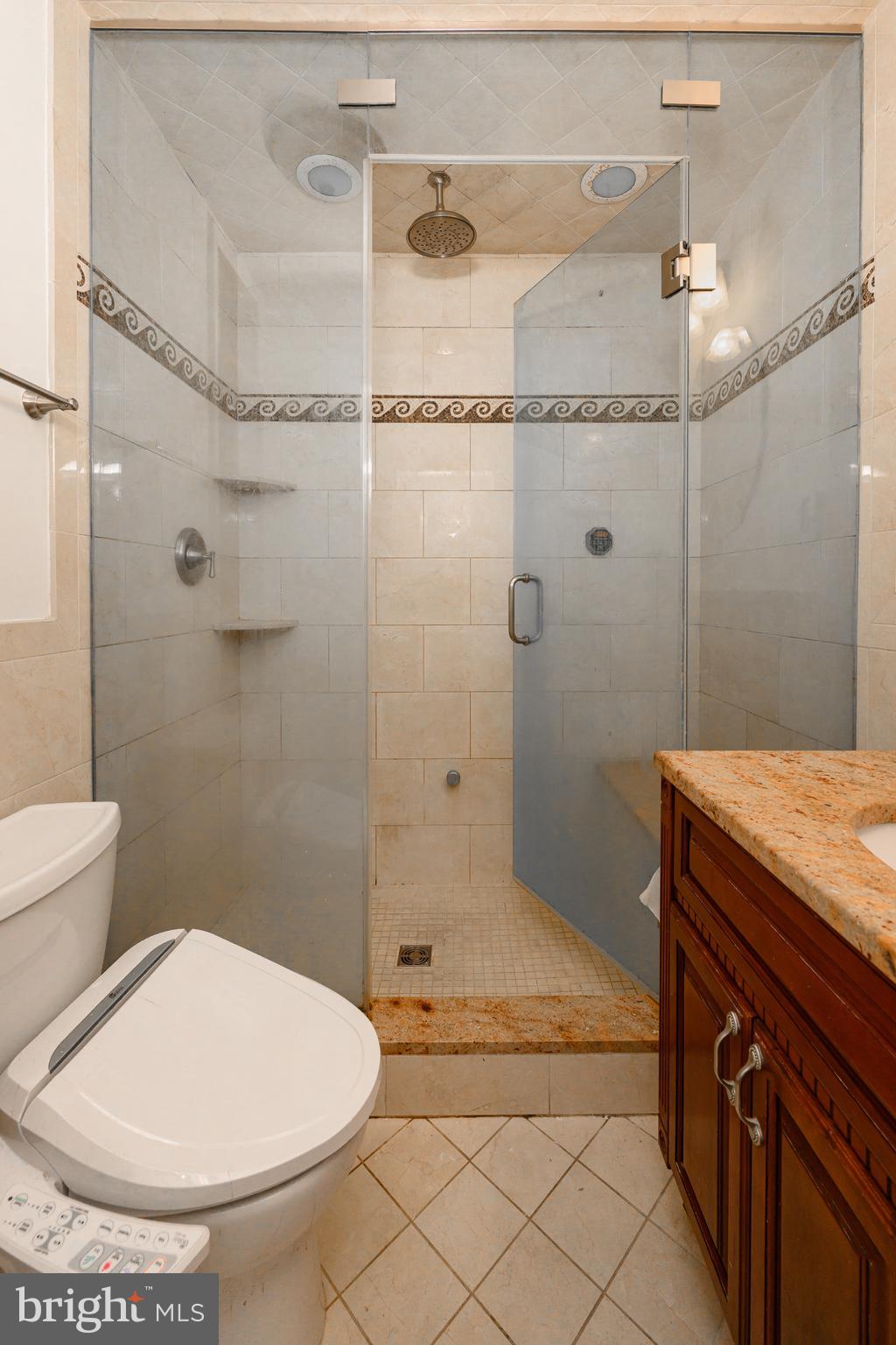 GIRARD ESTATES - Residential
