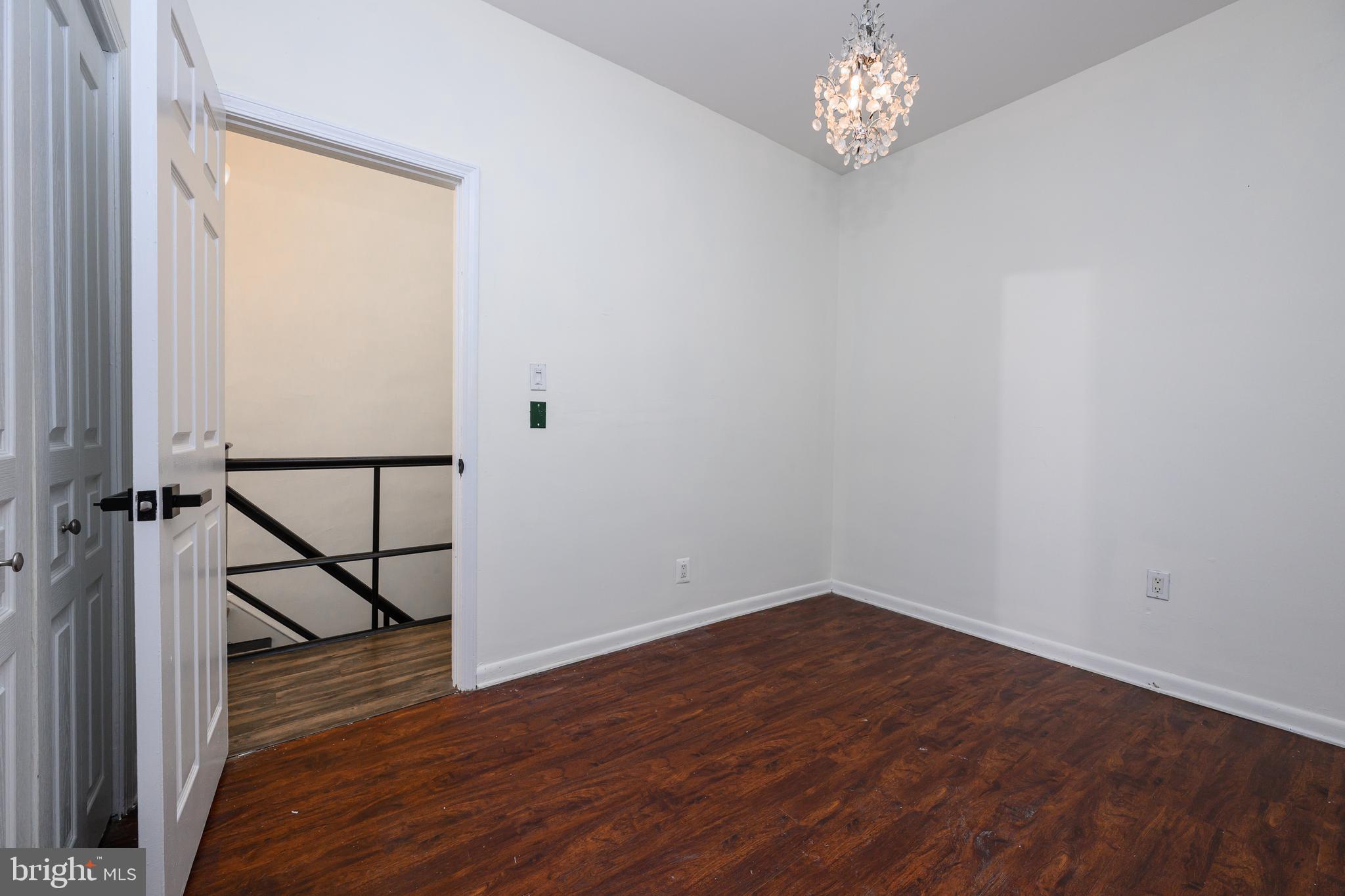 GIRARD ESTATES - Residential