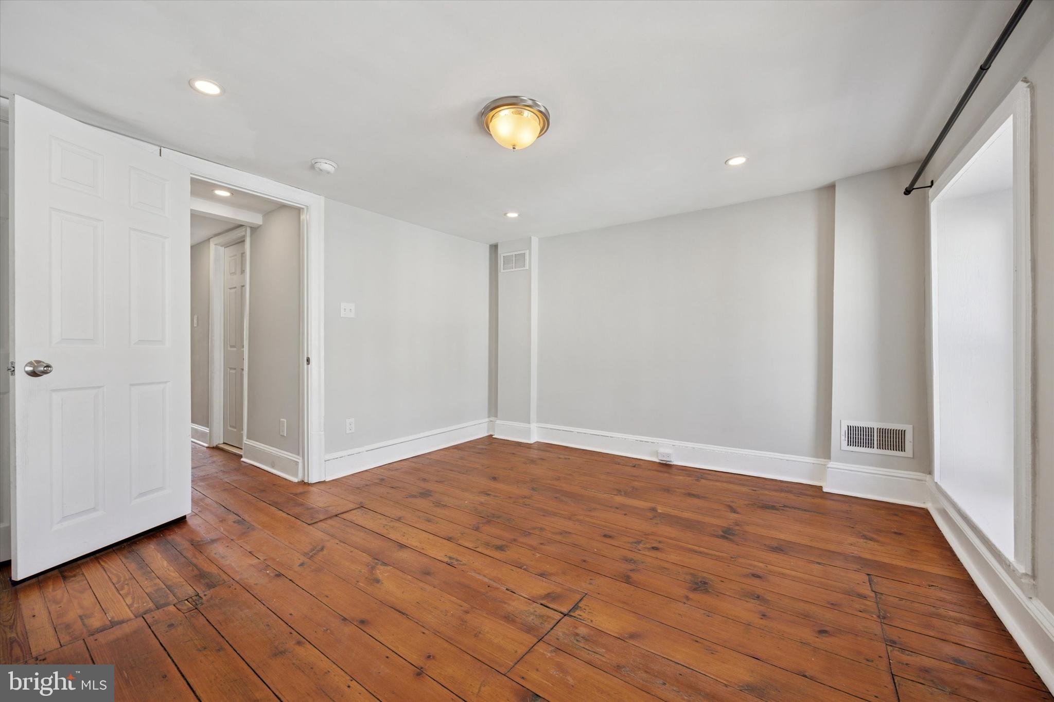 MANAYUNK - Residential Lease