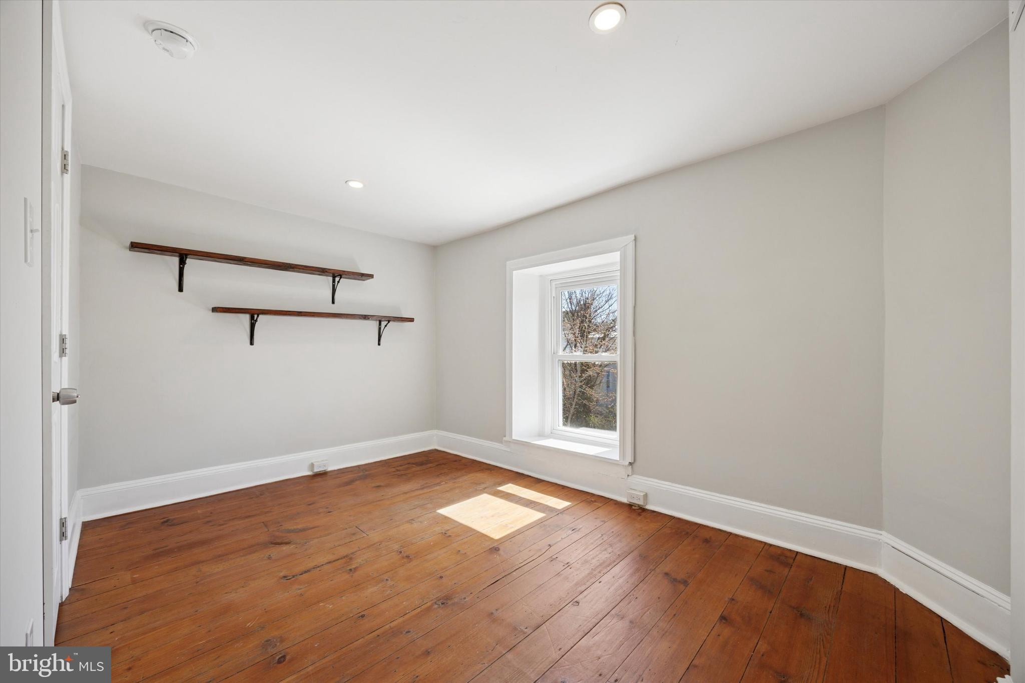 MANAYUNK - Residential Lease