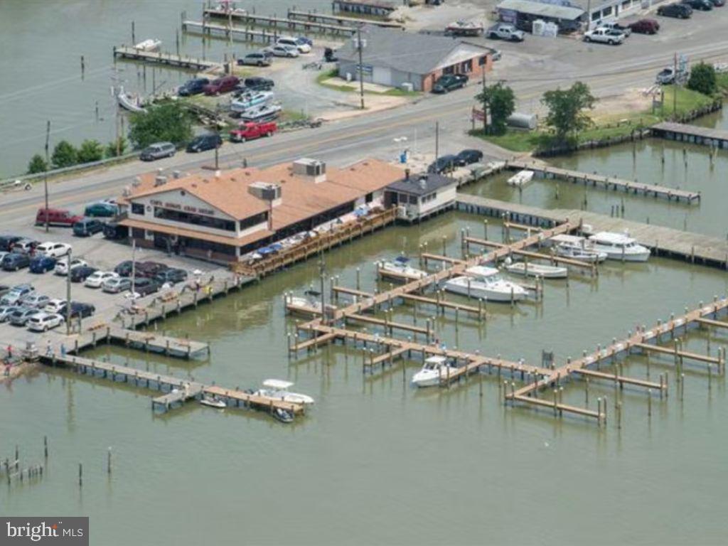 COBB ISLAND - Commercial Sale