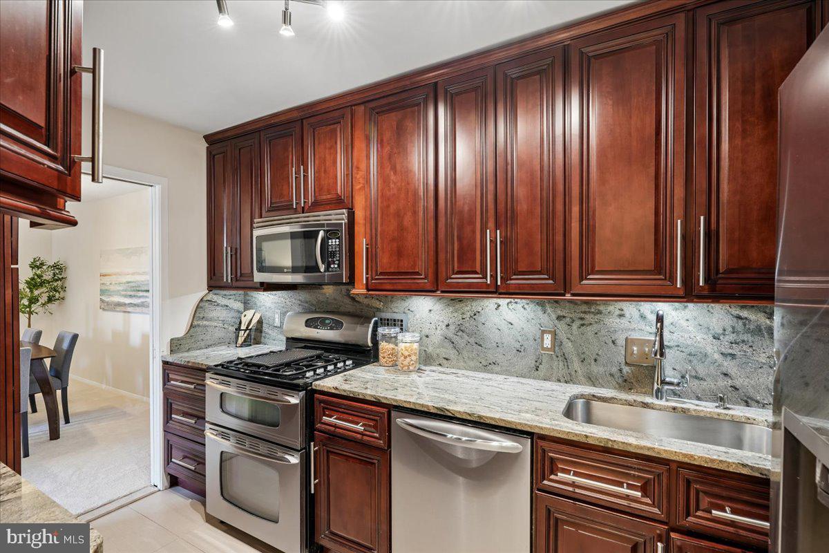 CHEVY CHASE VILLAGE - Residential