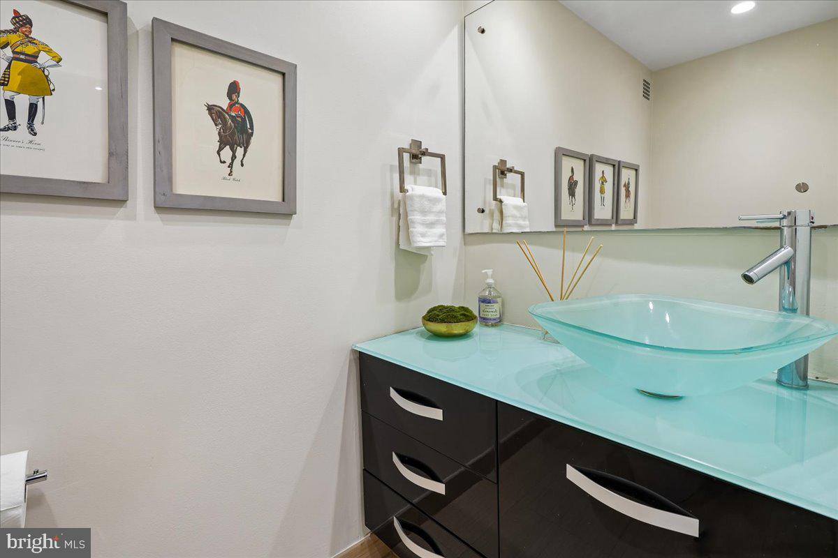 CHEVY CHASE VILLAGE - Residential