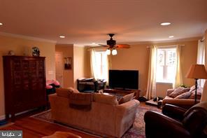 GLENVIEW - Residential Lease