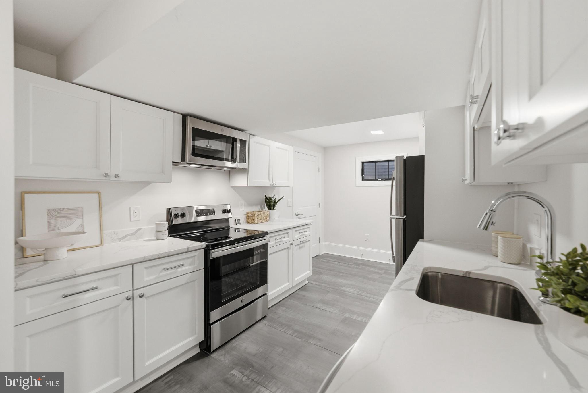 LEEWAY GARDENS - Residential
