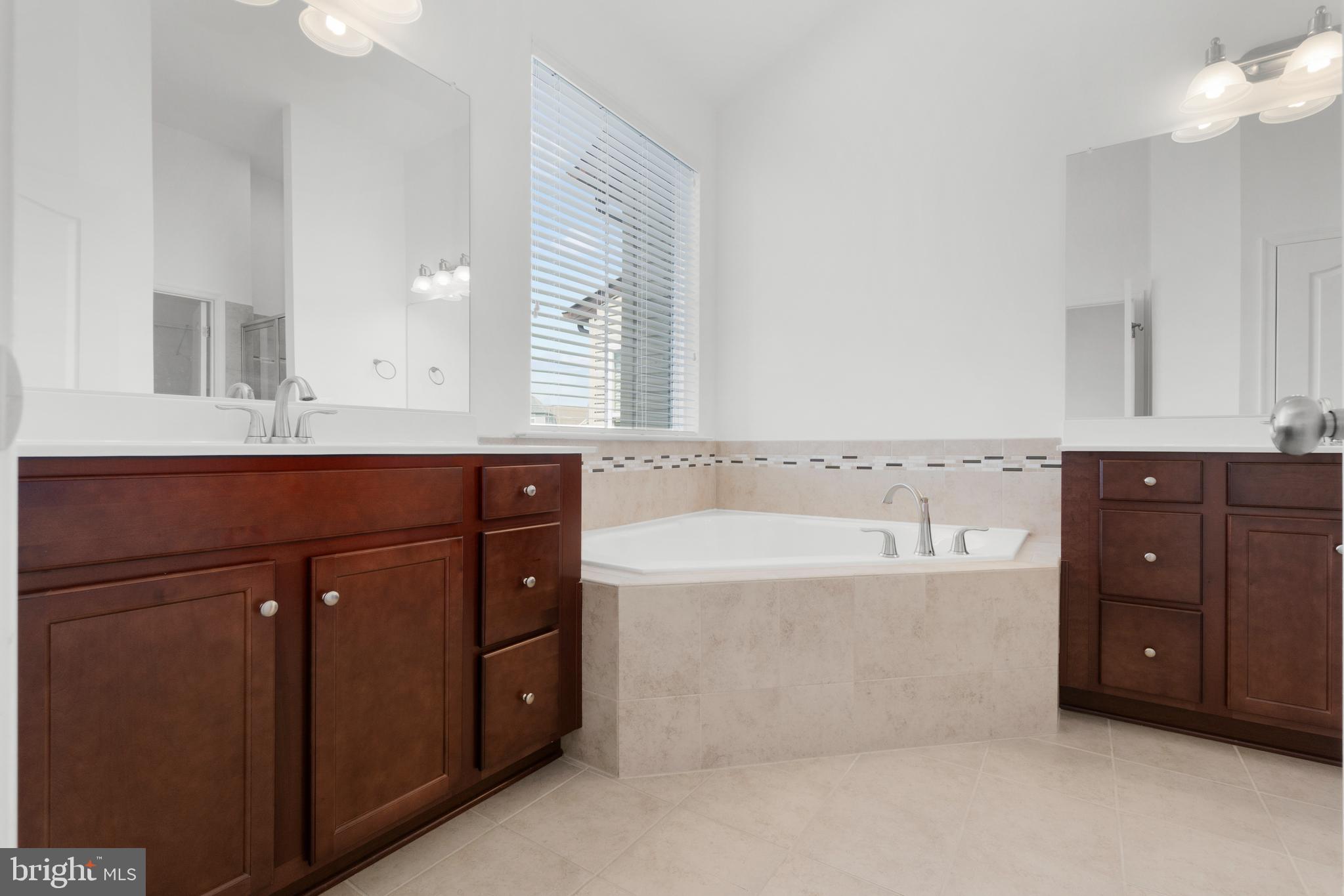 COLONIAL FORGE - Residential Lease