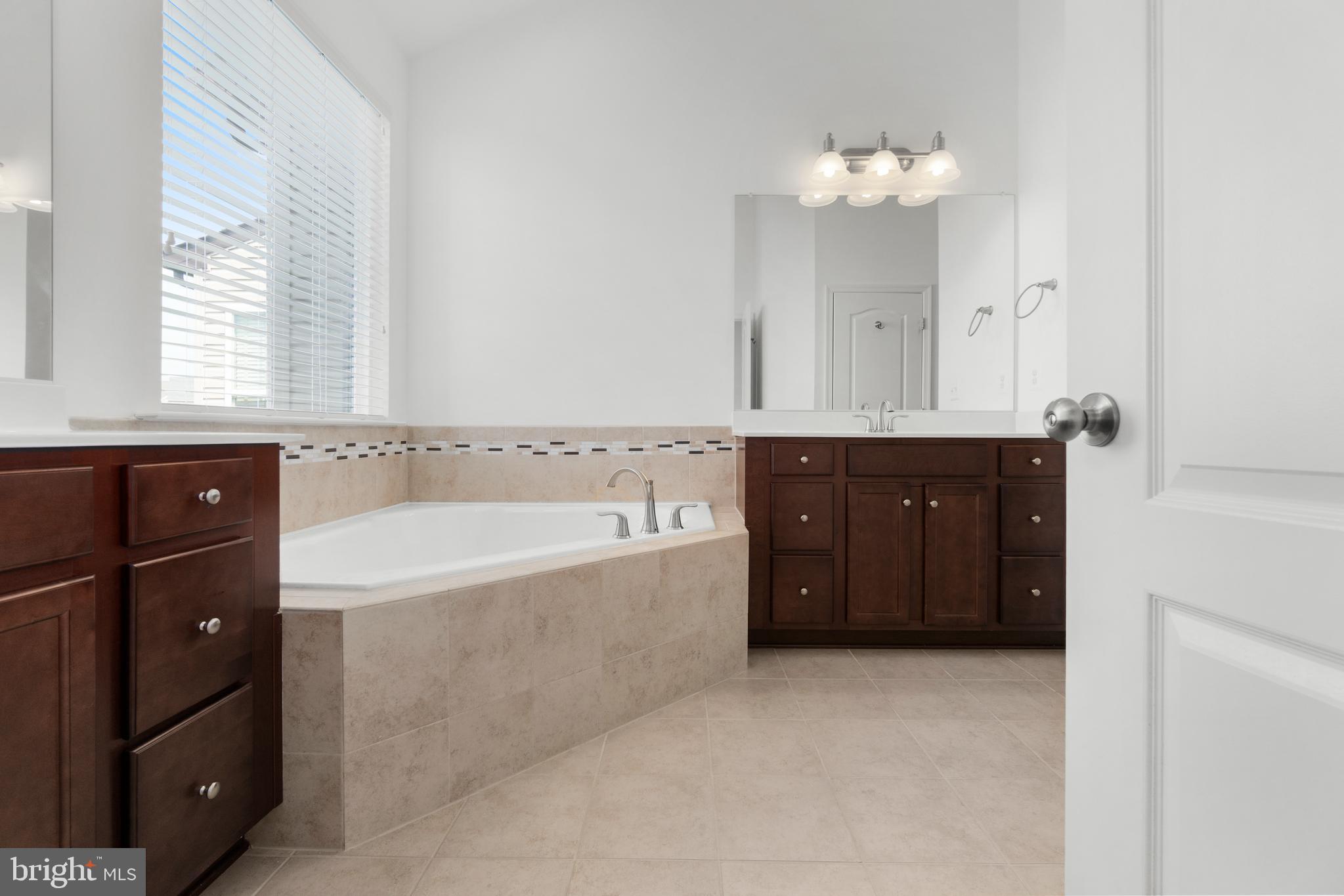 COLONIAL FORGE - Residential Lease