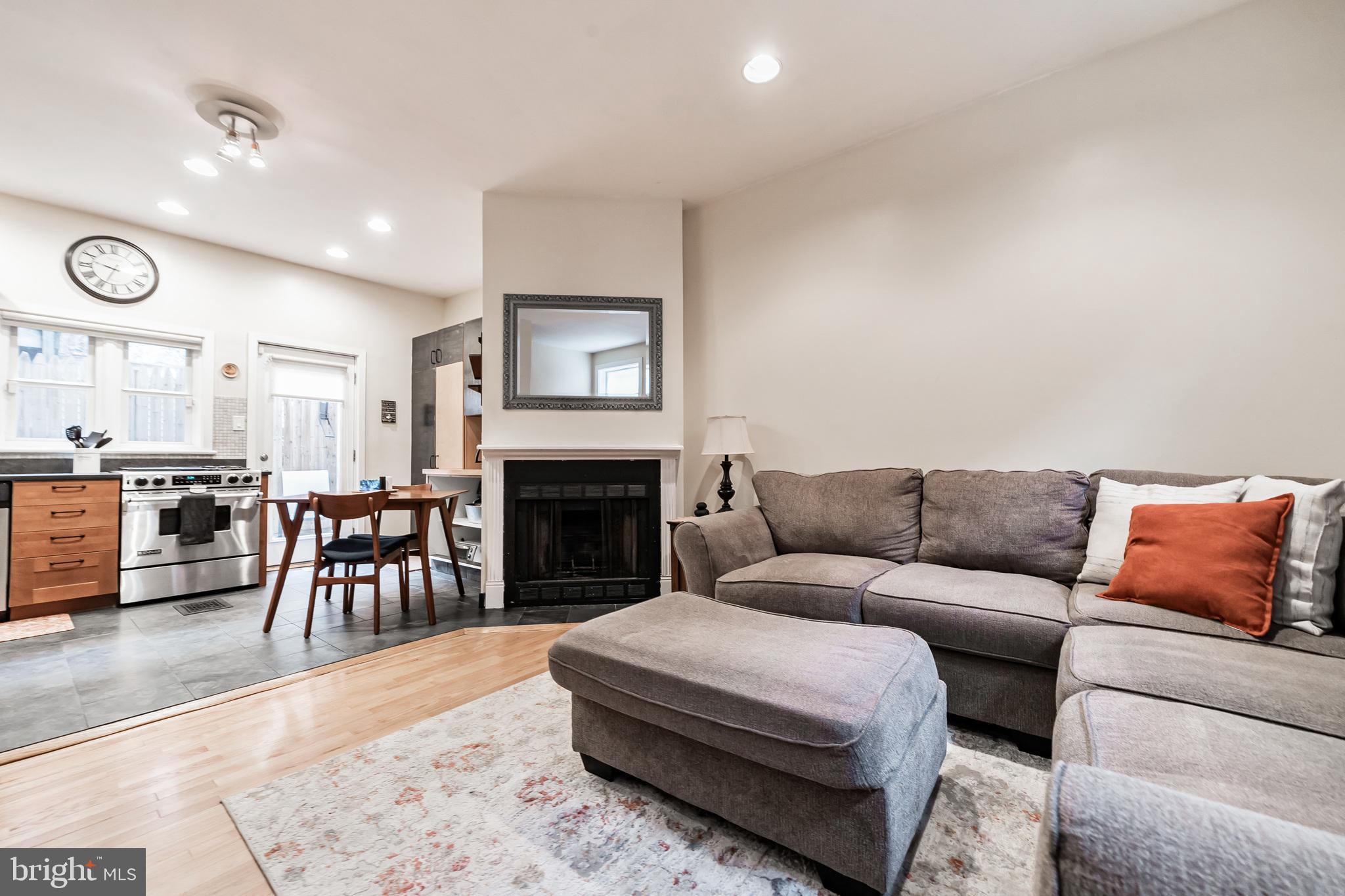 AVENUE OF THE ARTS - Residential