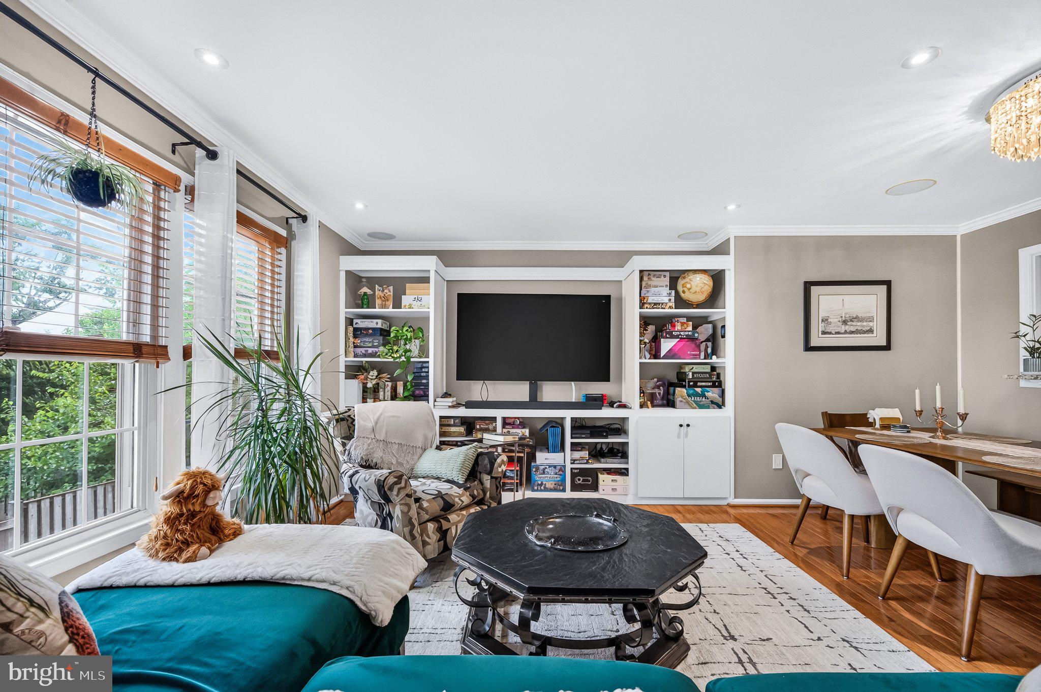 DUNN LORING VILLAGE - Residential