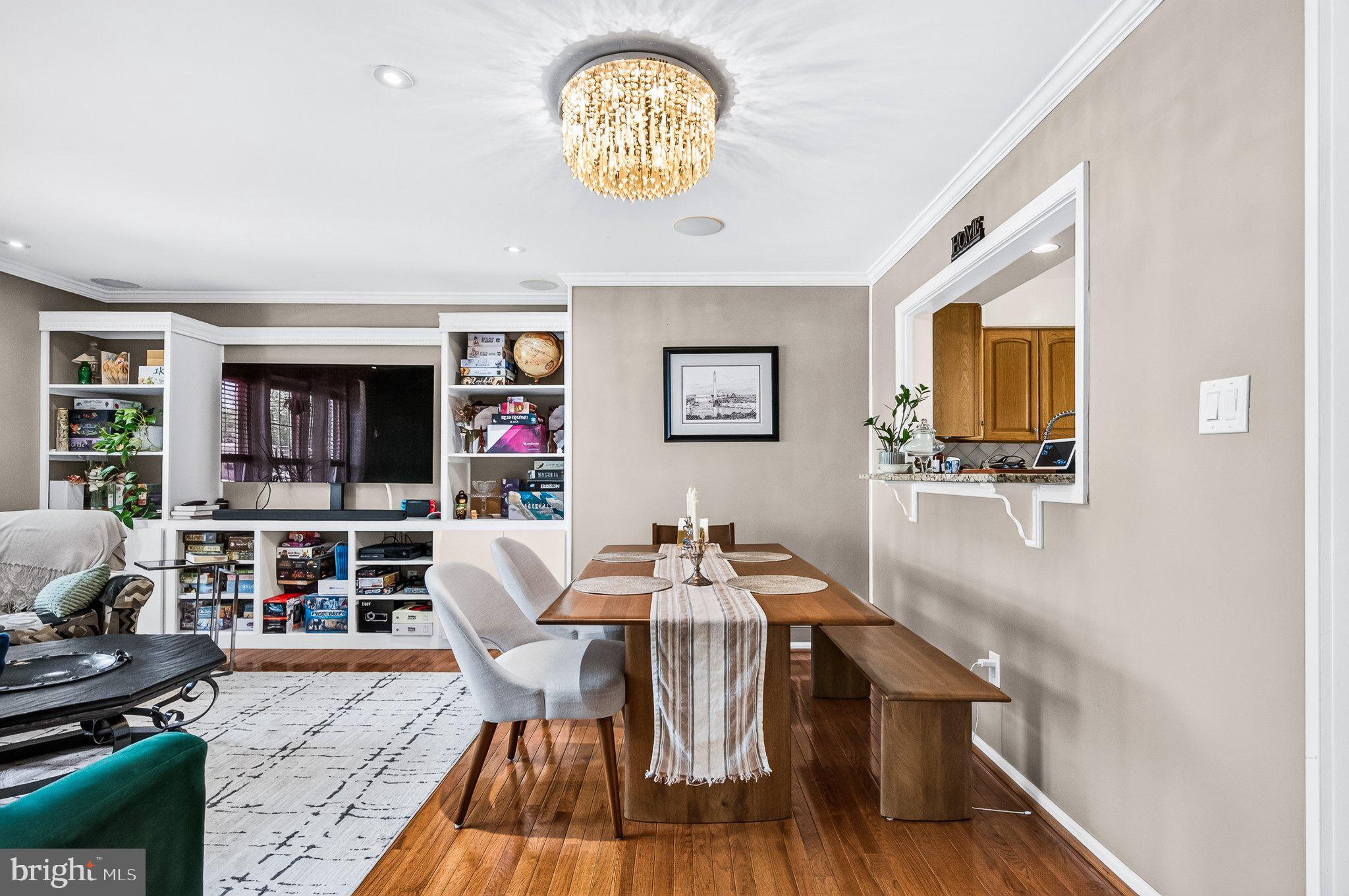 DUNN LORING VILLAGE - Residential