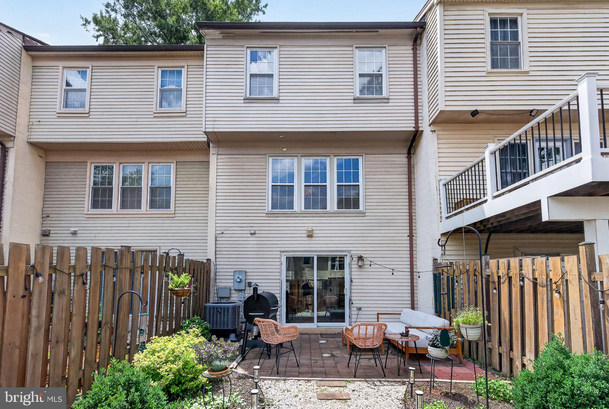 DUNN LORING VILLAGE - Residential