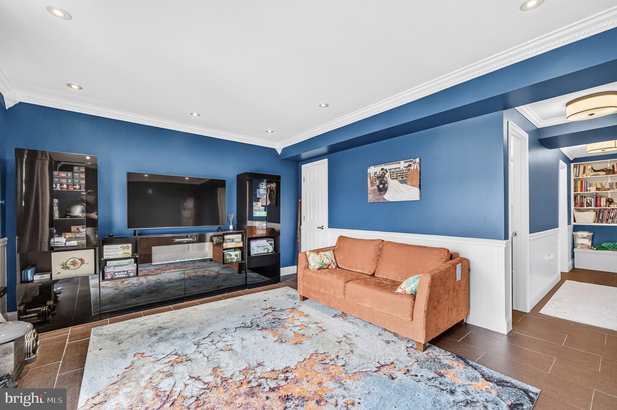 DUNN LORING VILLAGE - Residential