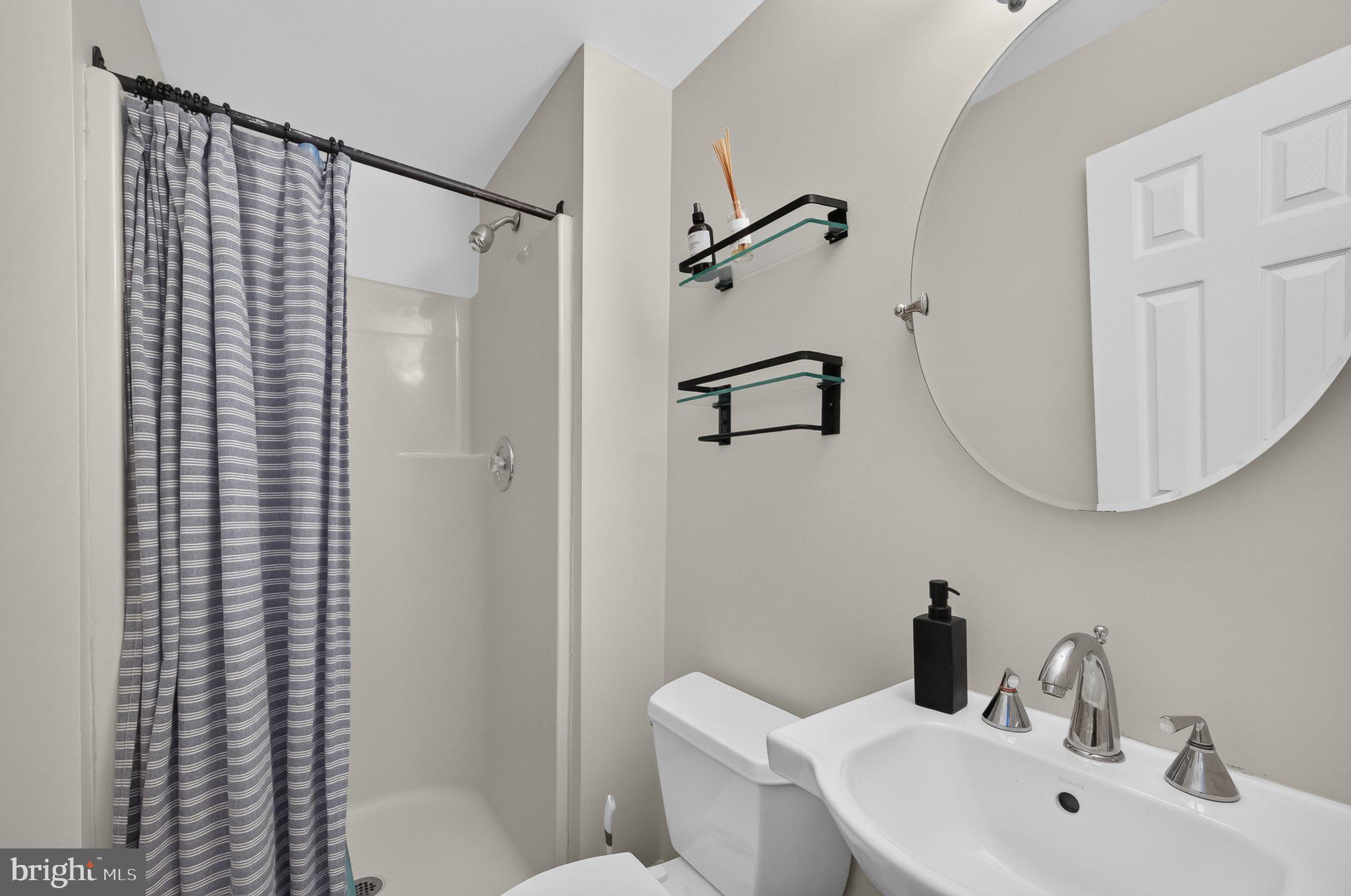 DUNN LORING VILLAGE - Residential
