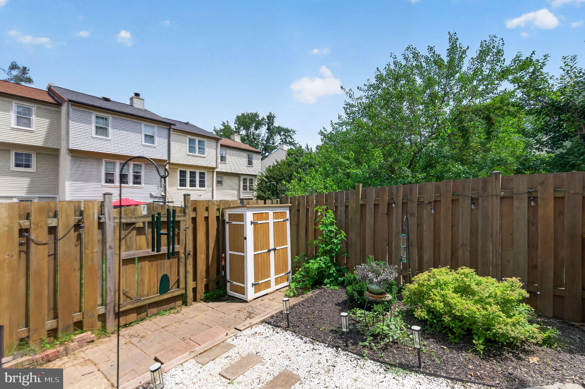 DUNN LORING VILLAGE - Residential