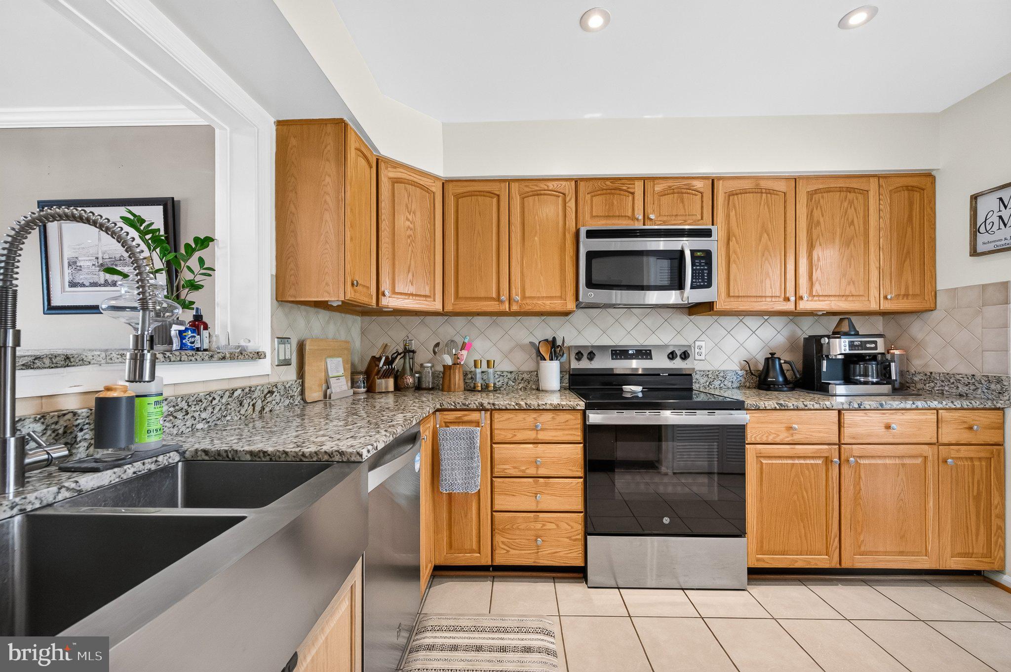 DUNN LORING VILLAGE - Residential