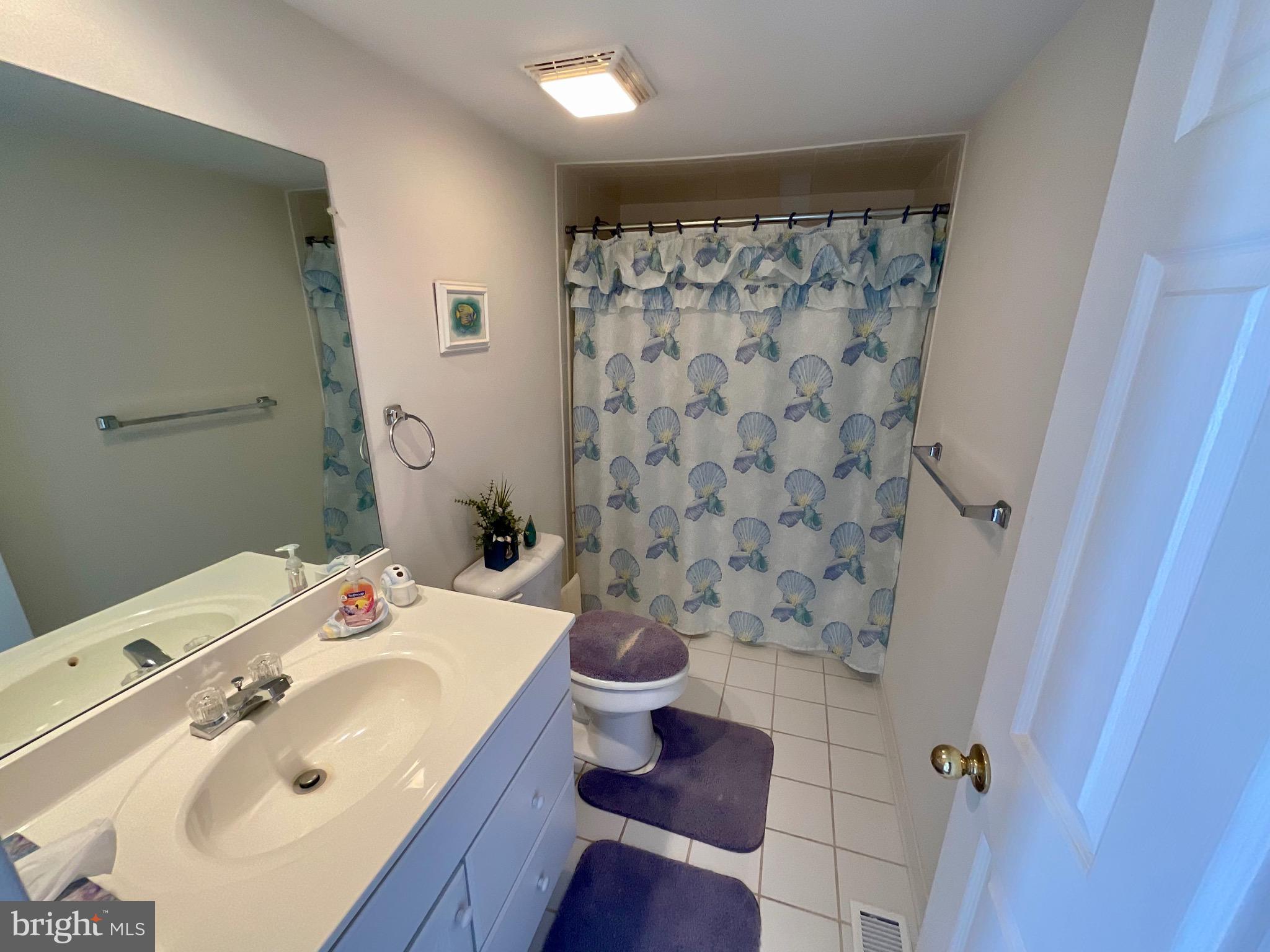 SWANN KEYS - Residential