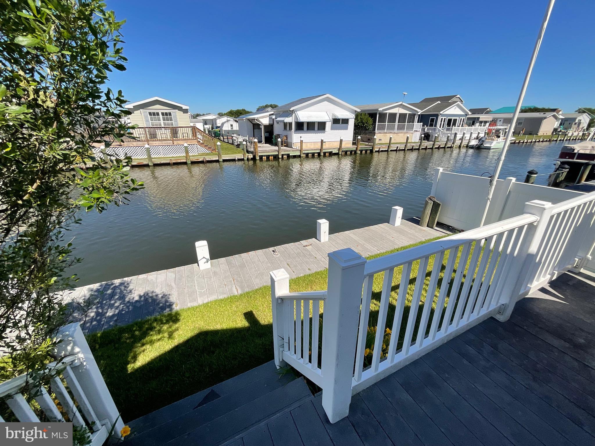 SWANN KEYS - Residential