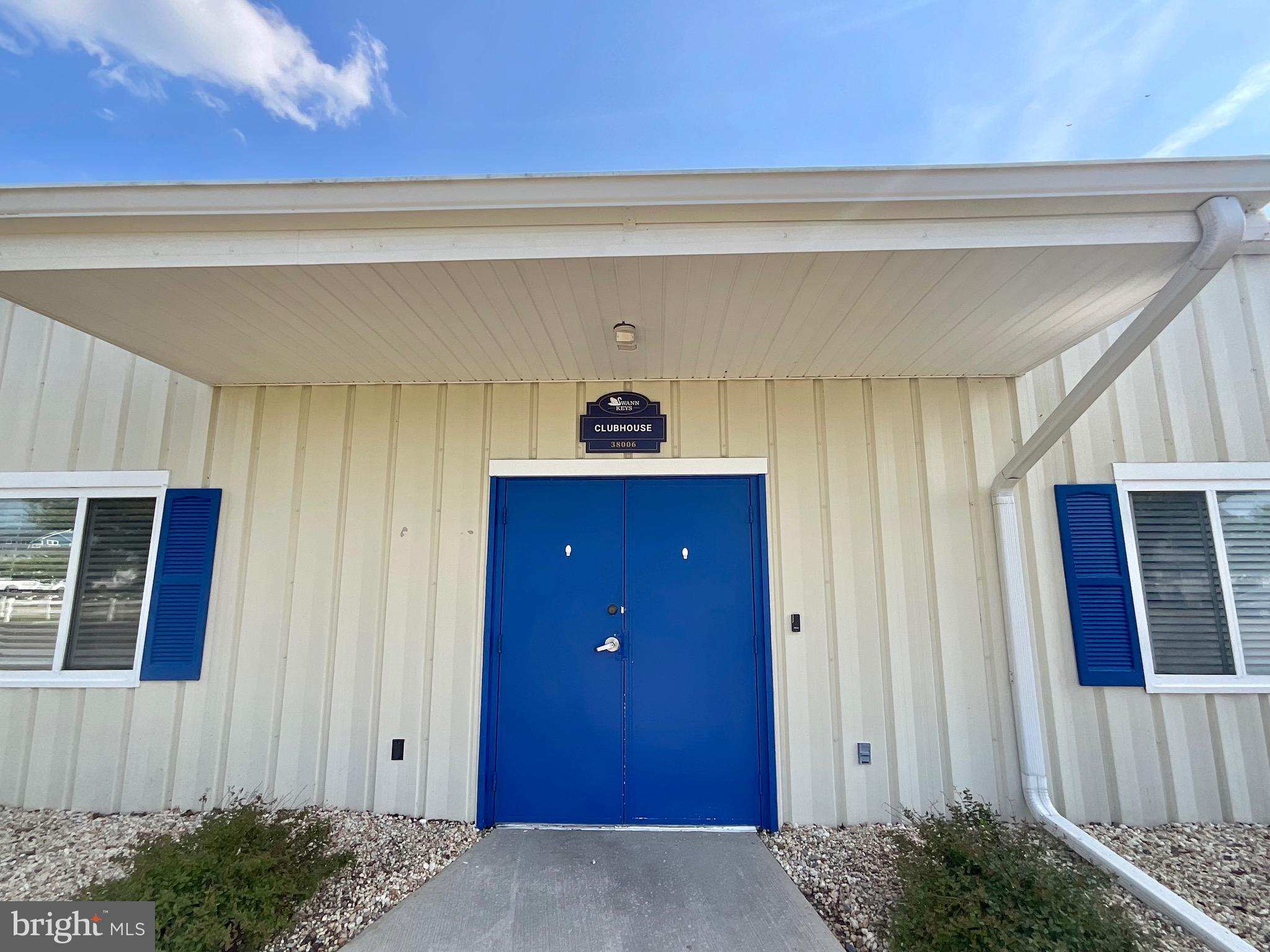 SWANN KEYS - Residential