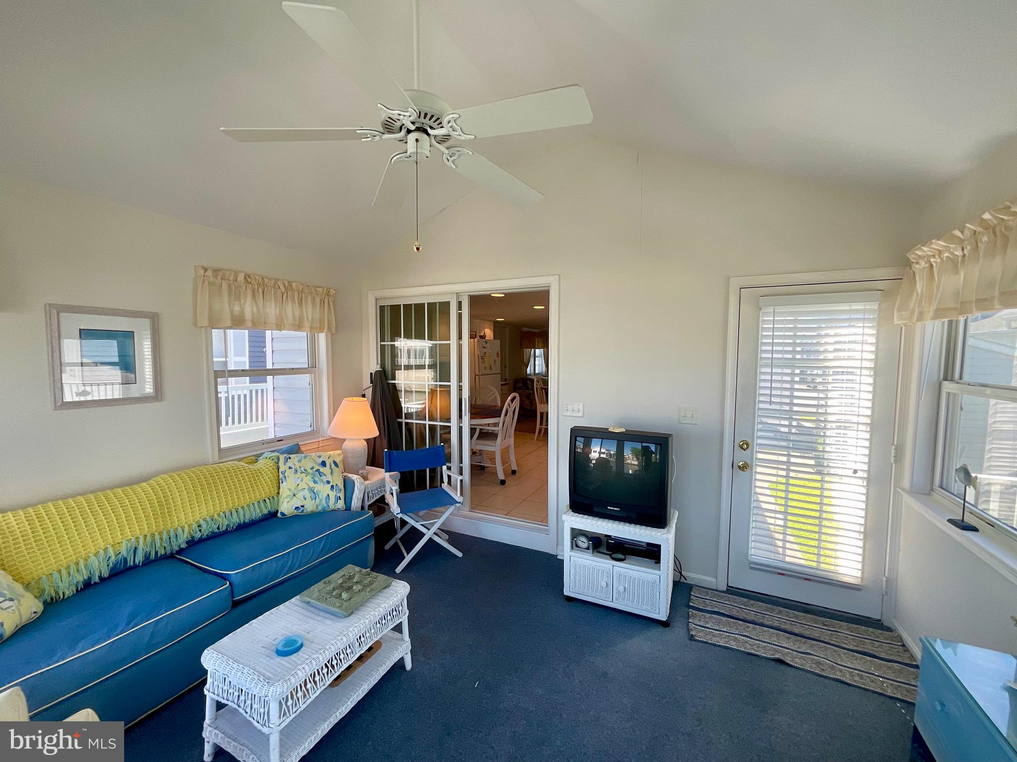 SWANN KEYS - Residential