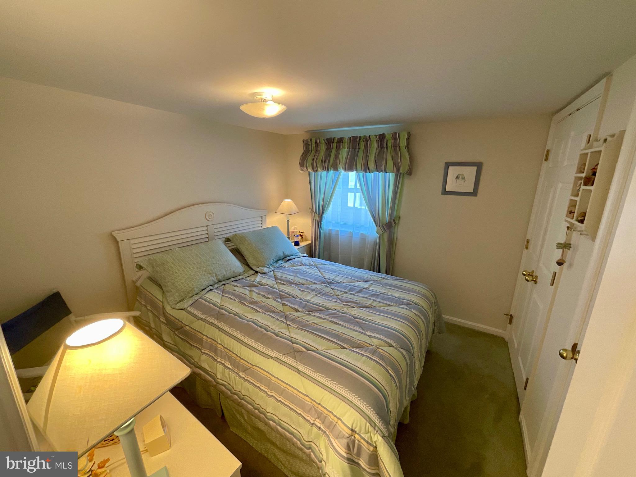 SWANN KEYS - Residential