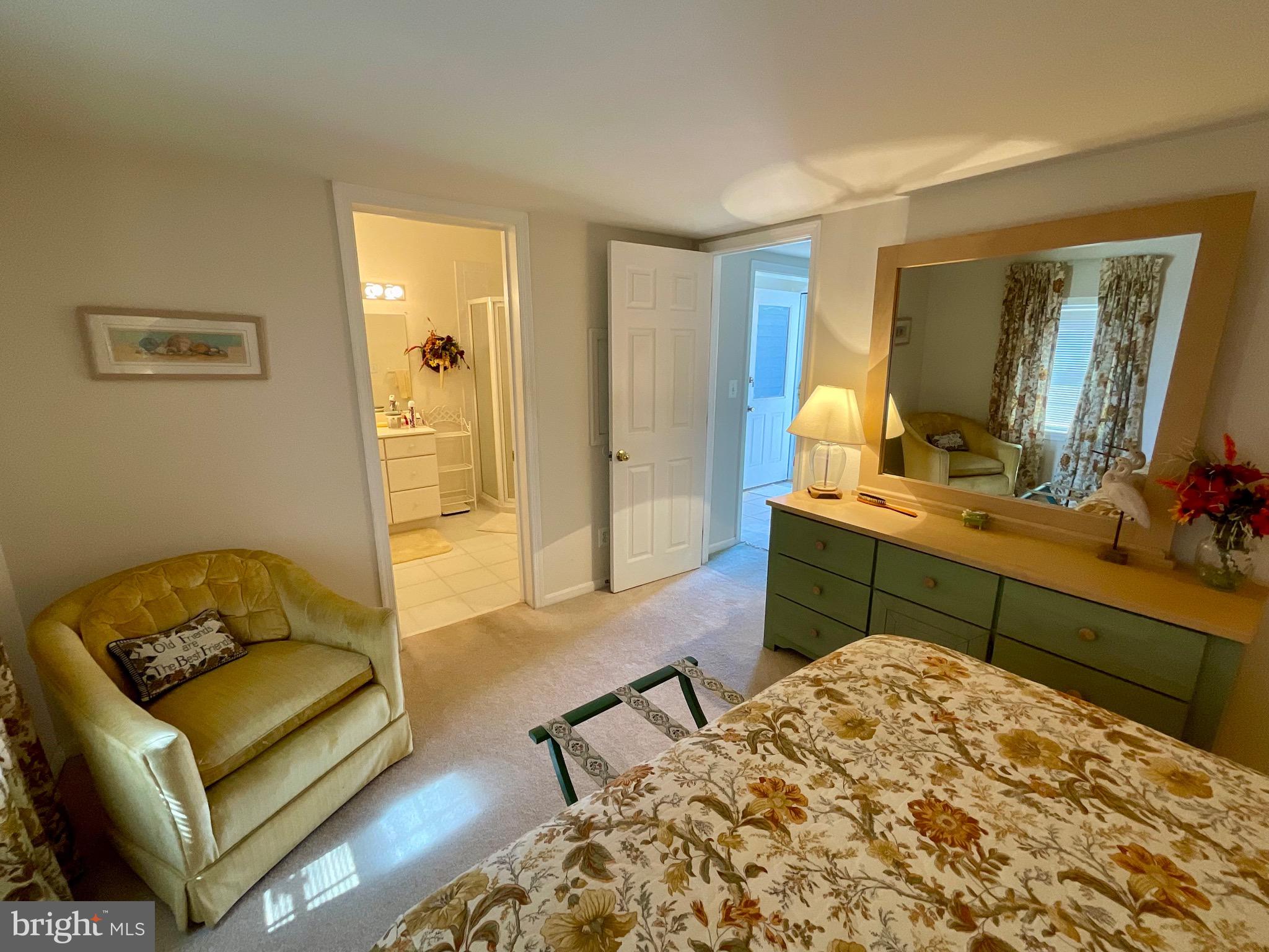 SWANN KEYS - Residential