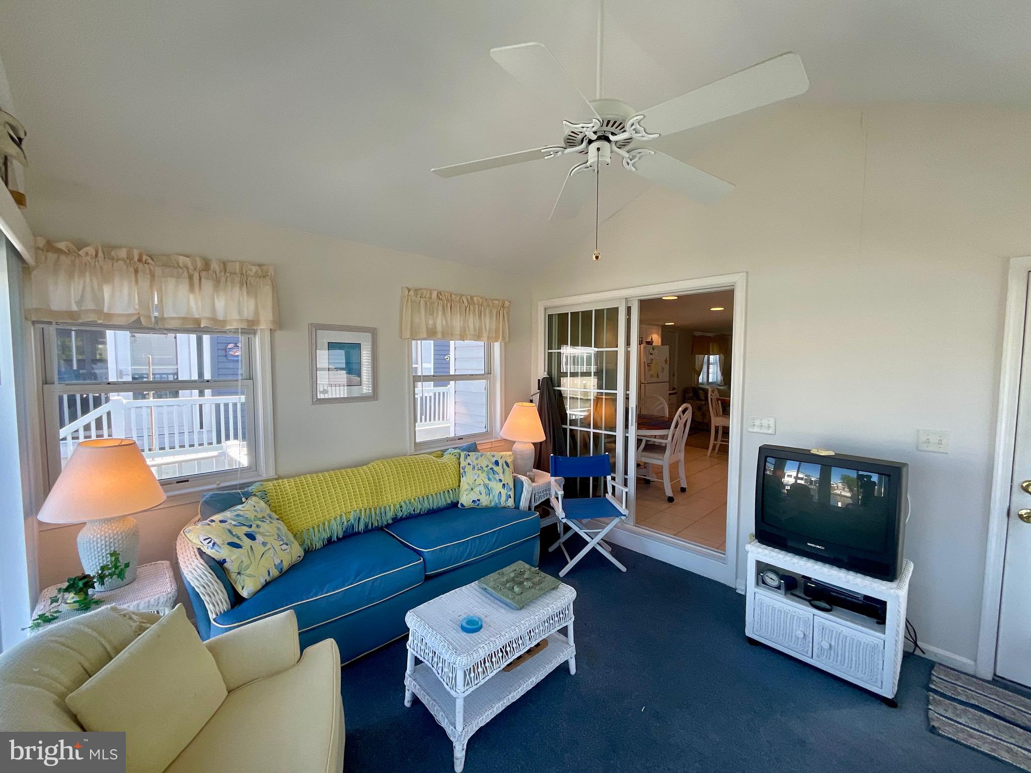 SWANN KEYS - Residential