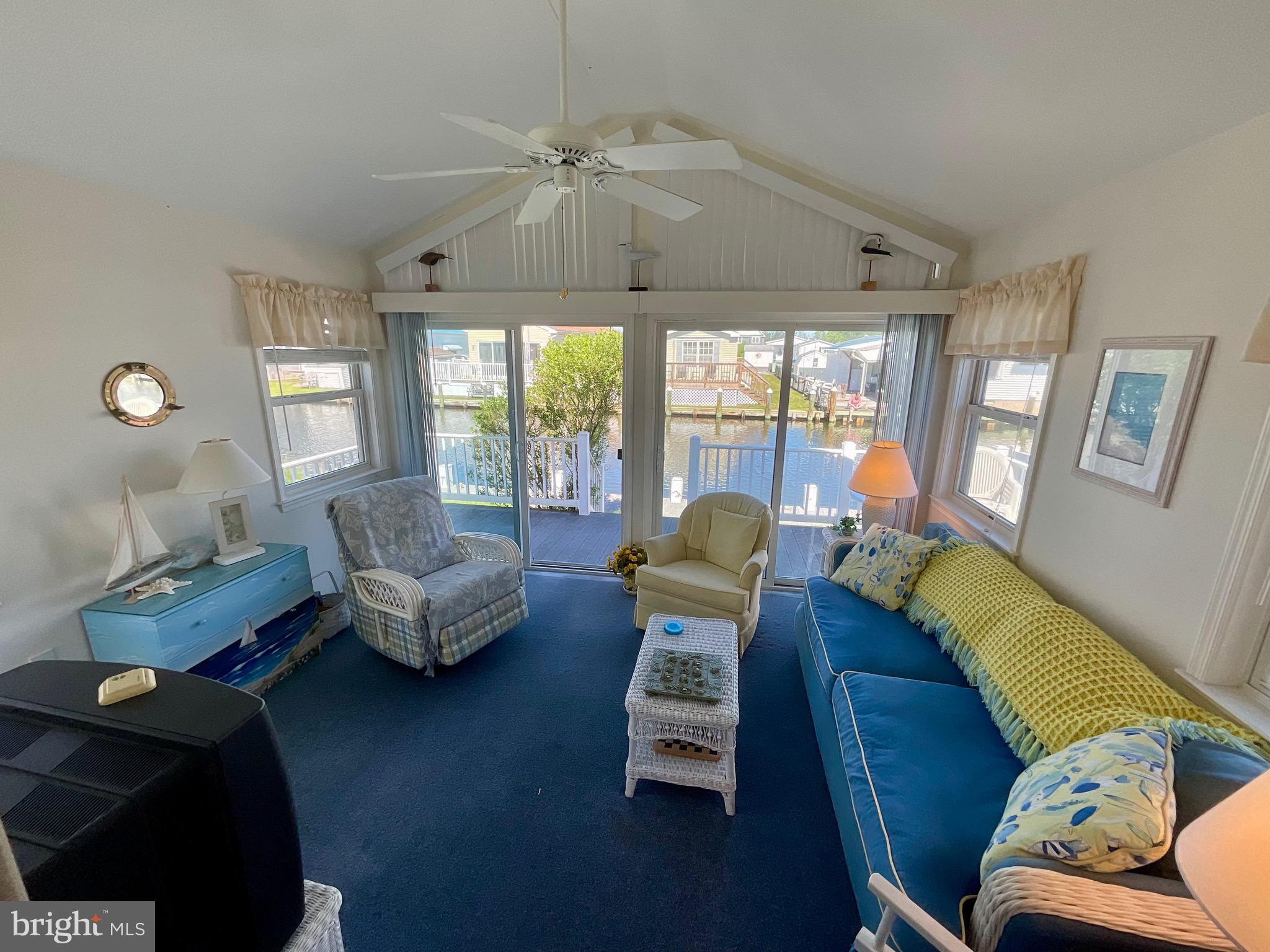 SWANN KEYS - Residential