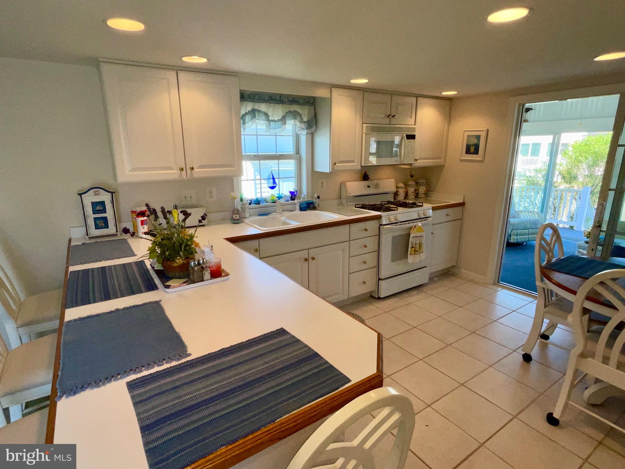 SWANN KEYS - Residential