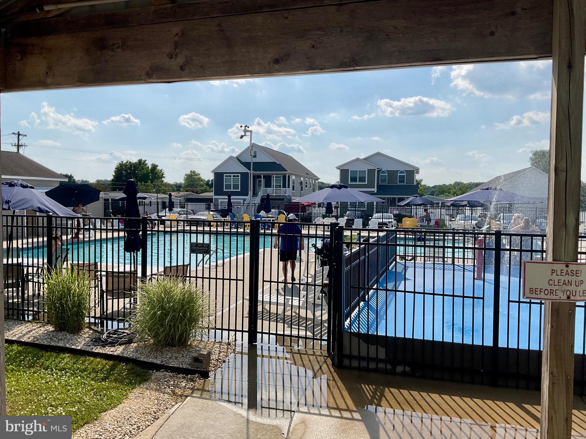 SWANN KEYS - Residential