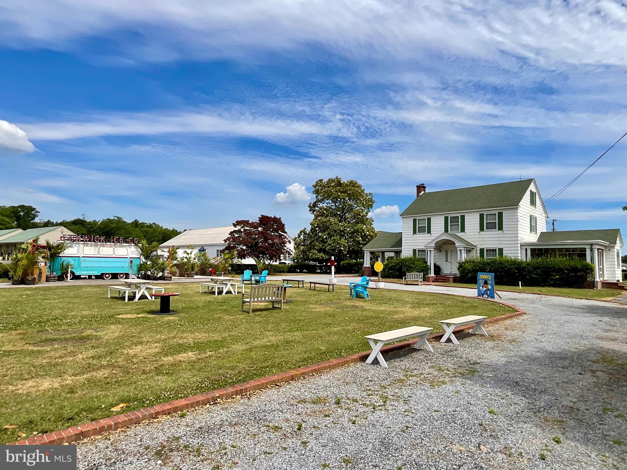 SWANN KEYS - Residential