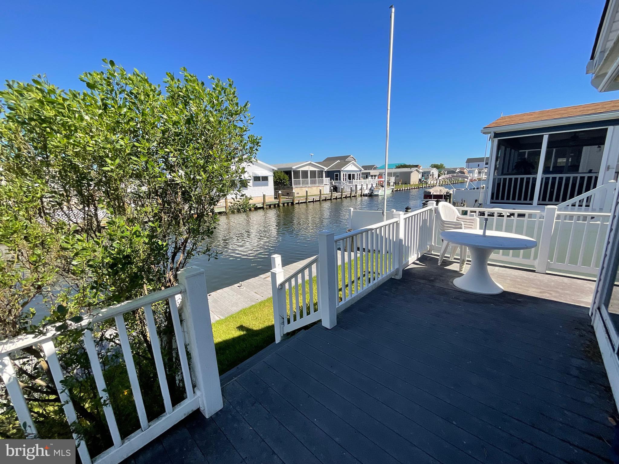 SWANN KEYS - Residential