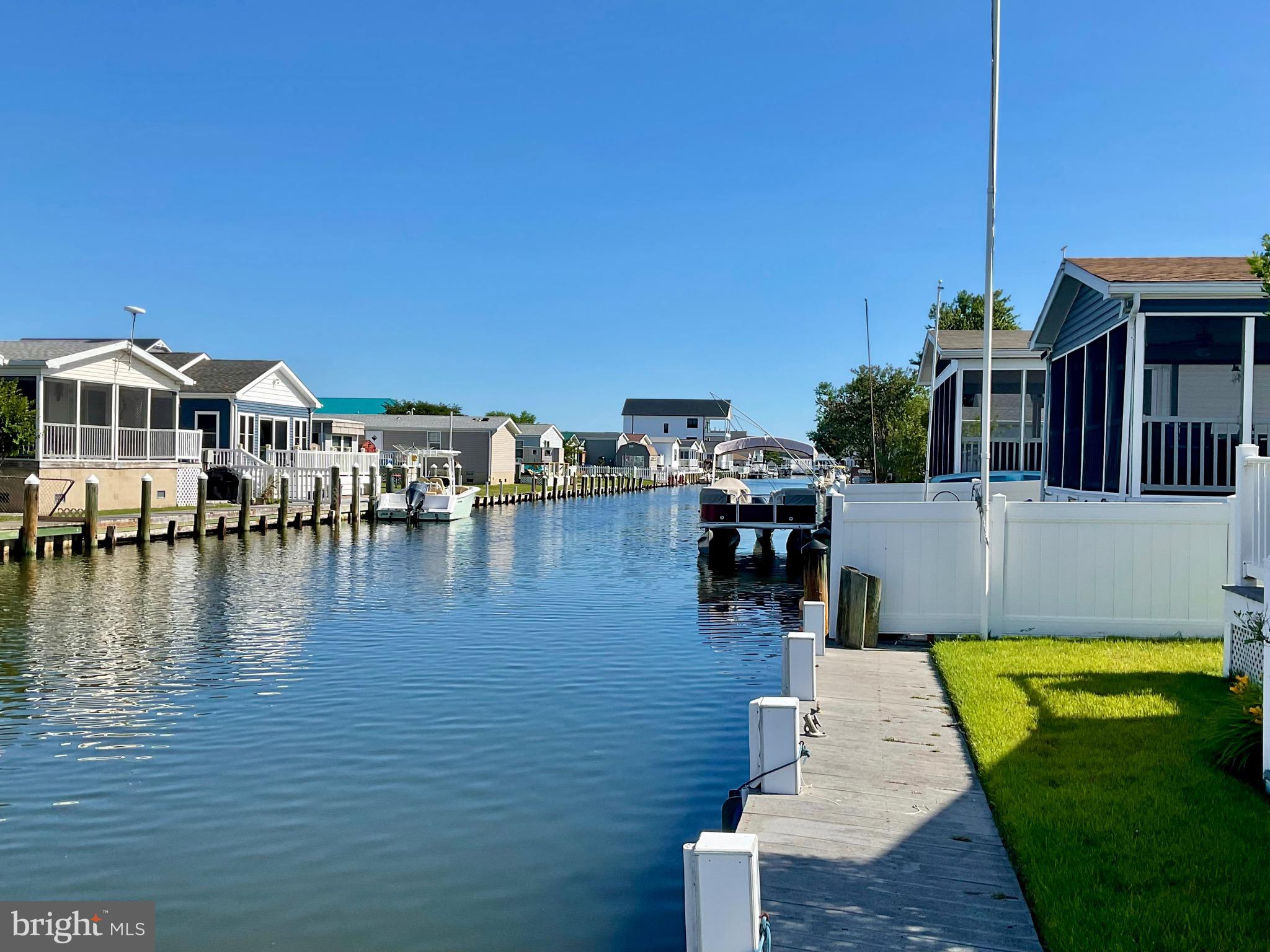 SWANN KEYS - Residential