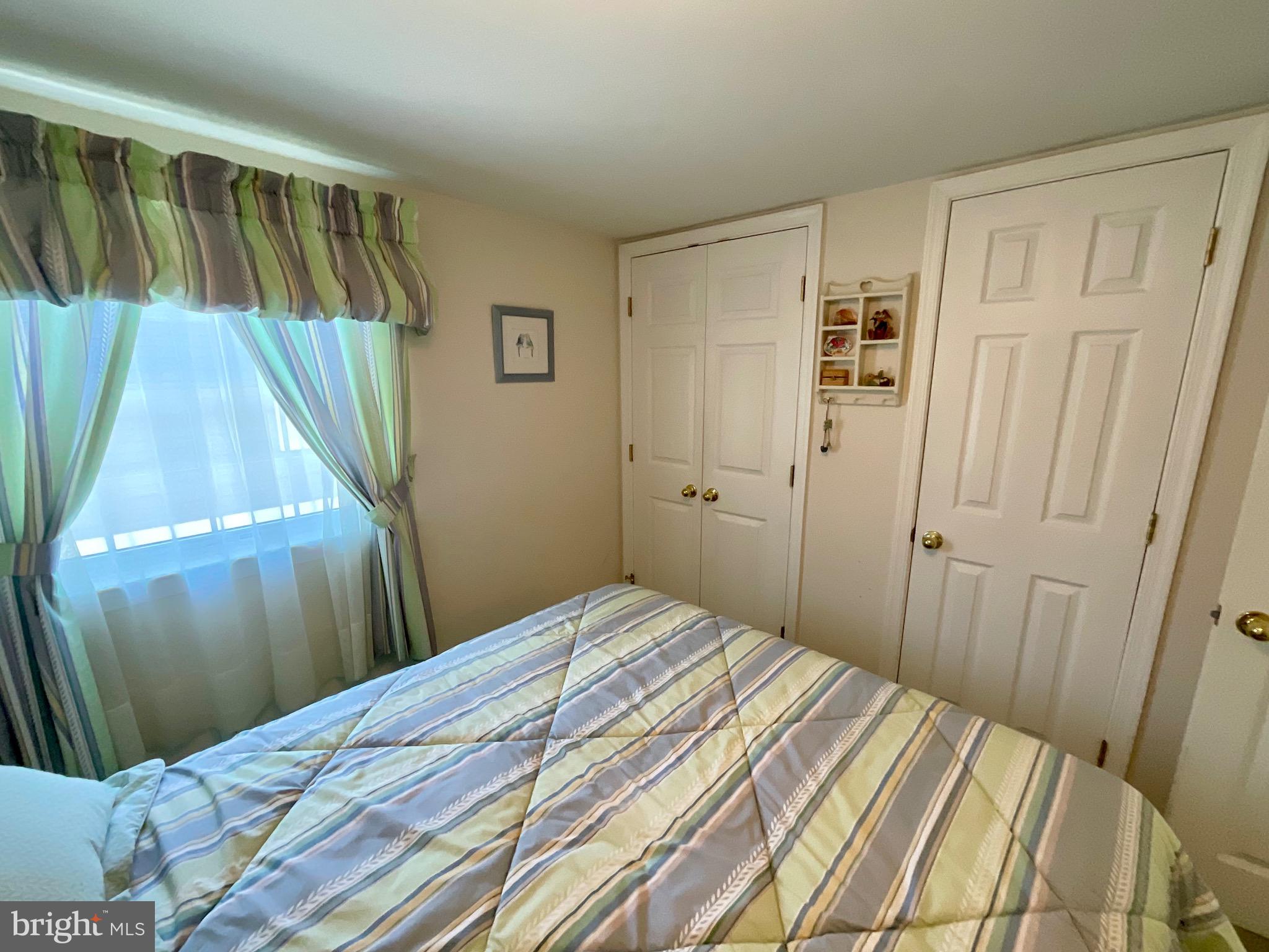 SWANN KEYS - Residential