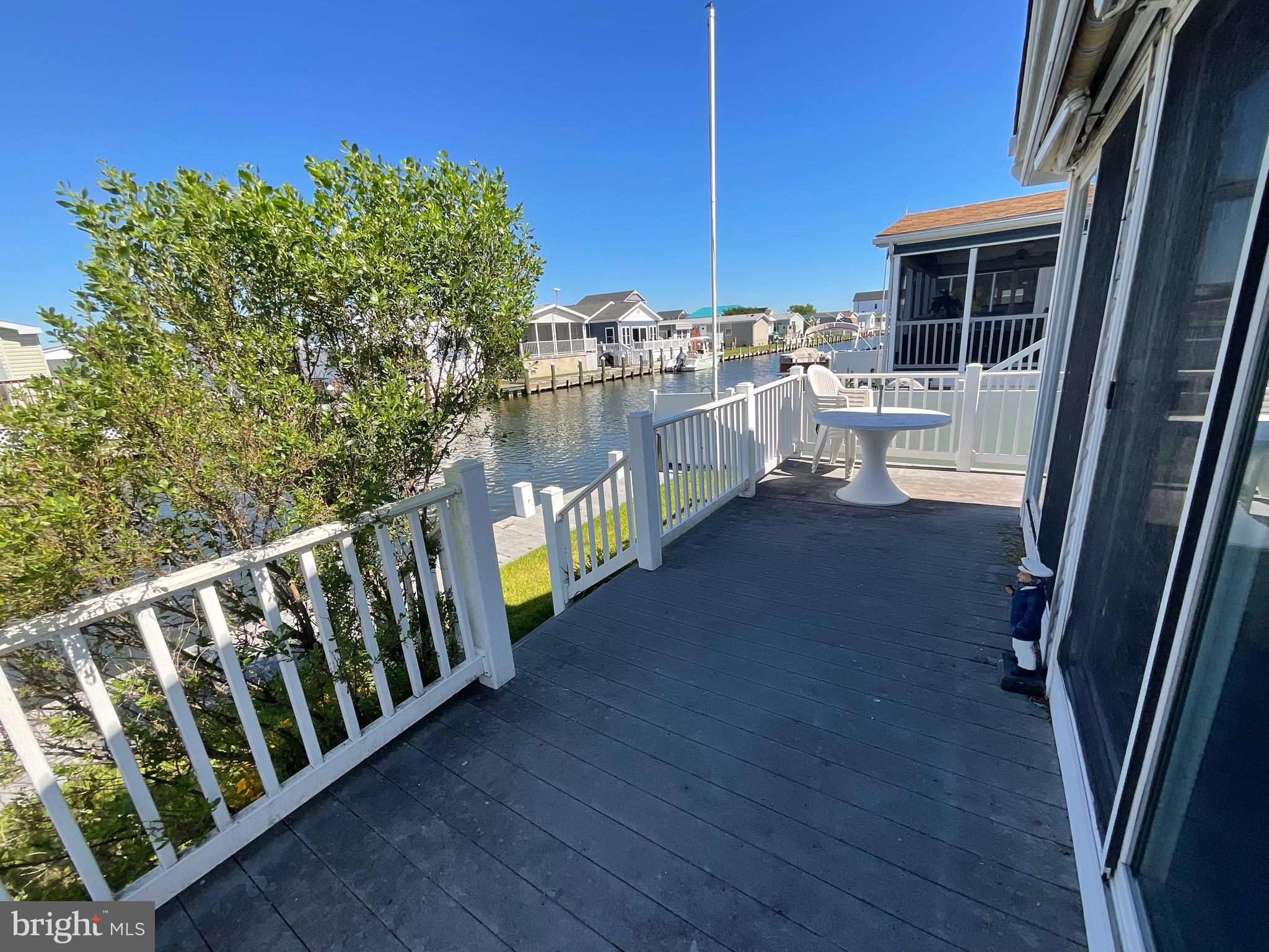SWANN KEYS - Residential
