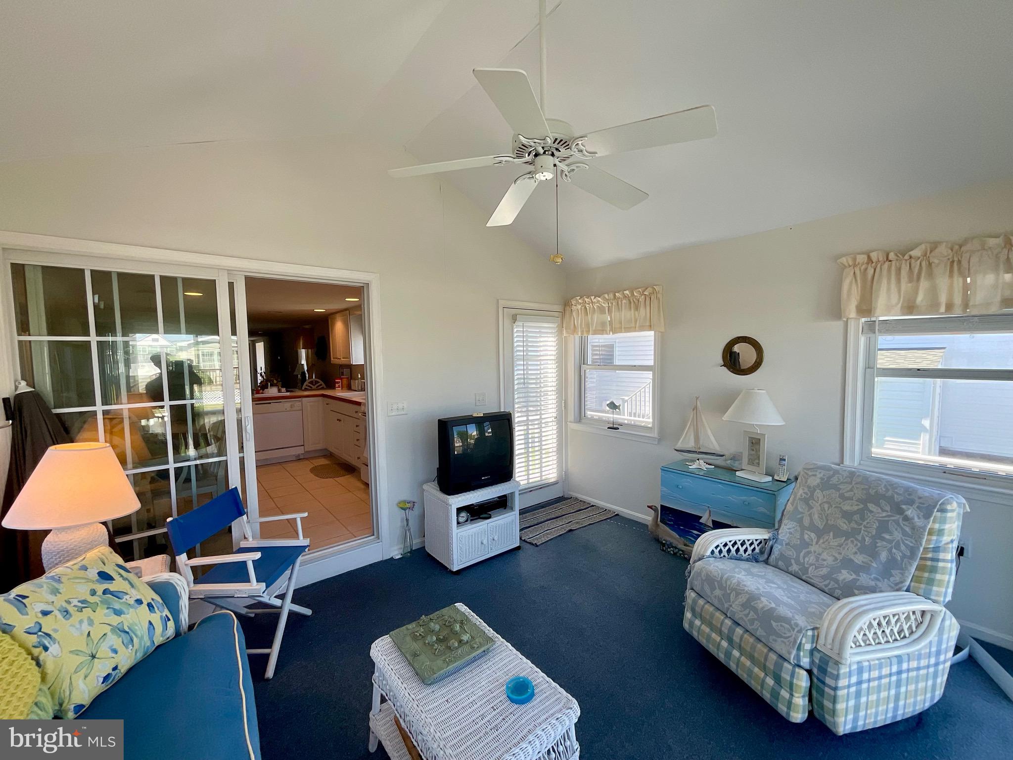 SWANN KEYS - Residential
