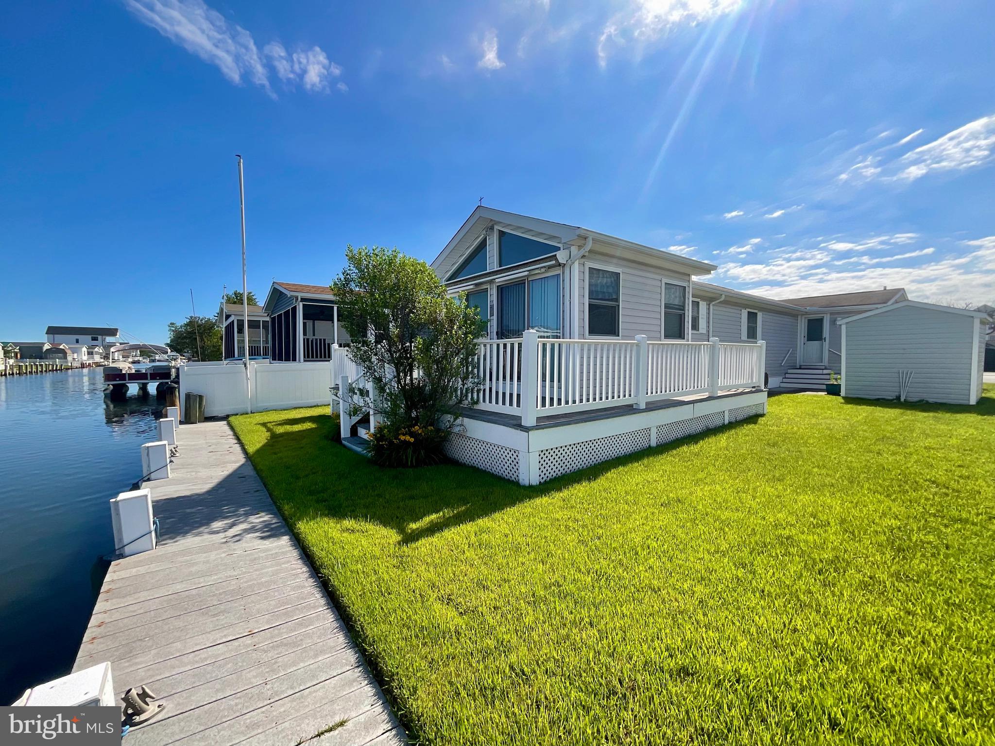 SWANN KEYS - Residential