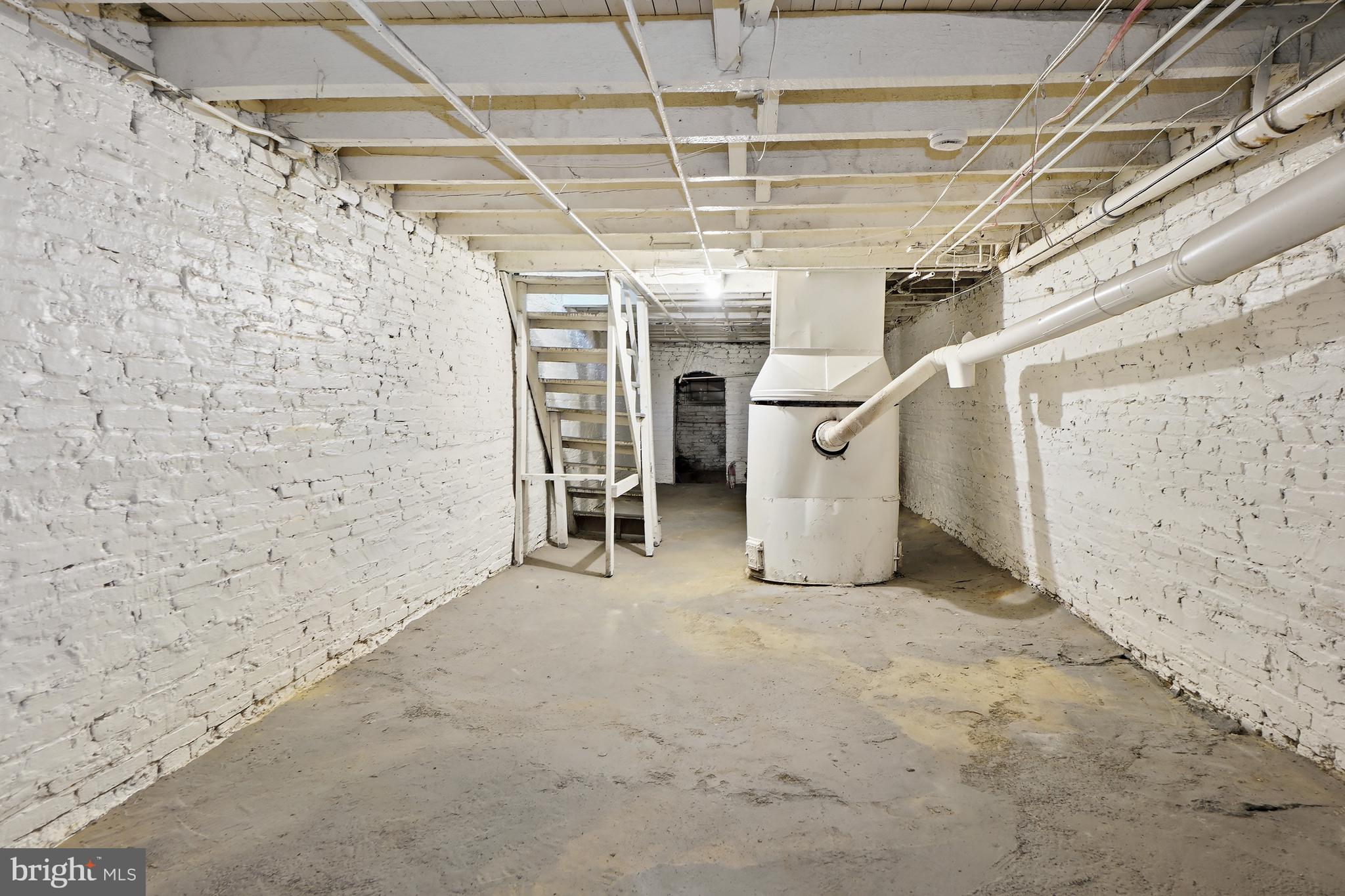 BROADWAY EAST - Residential