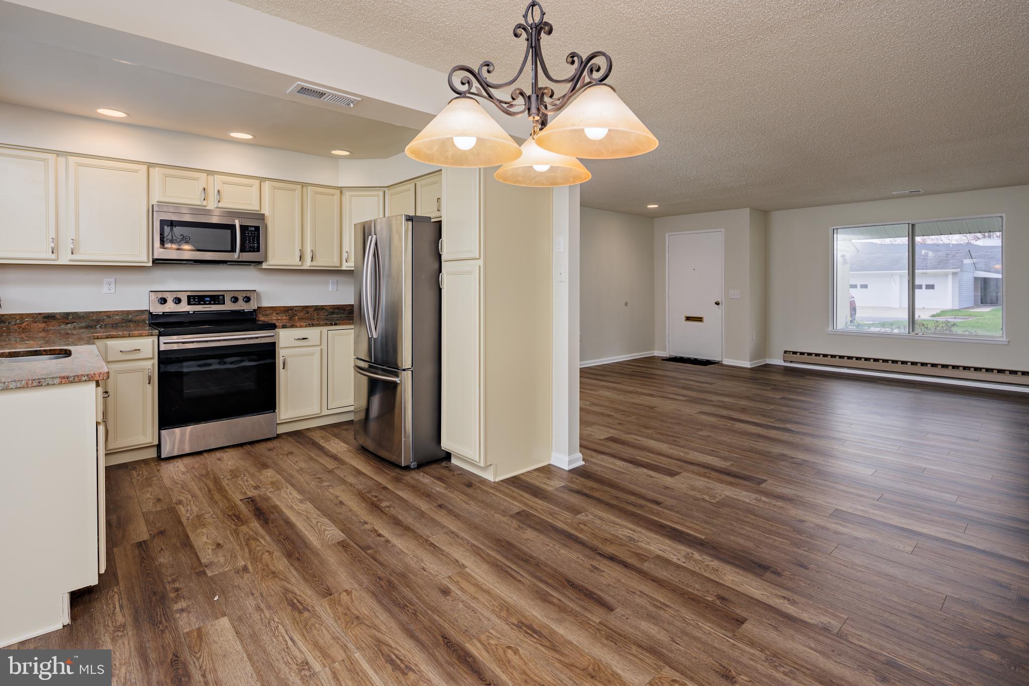 LEISURE WORLD - Residential