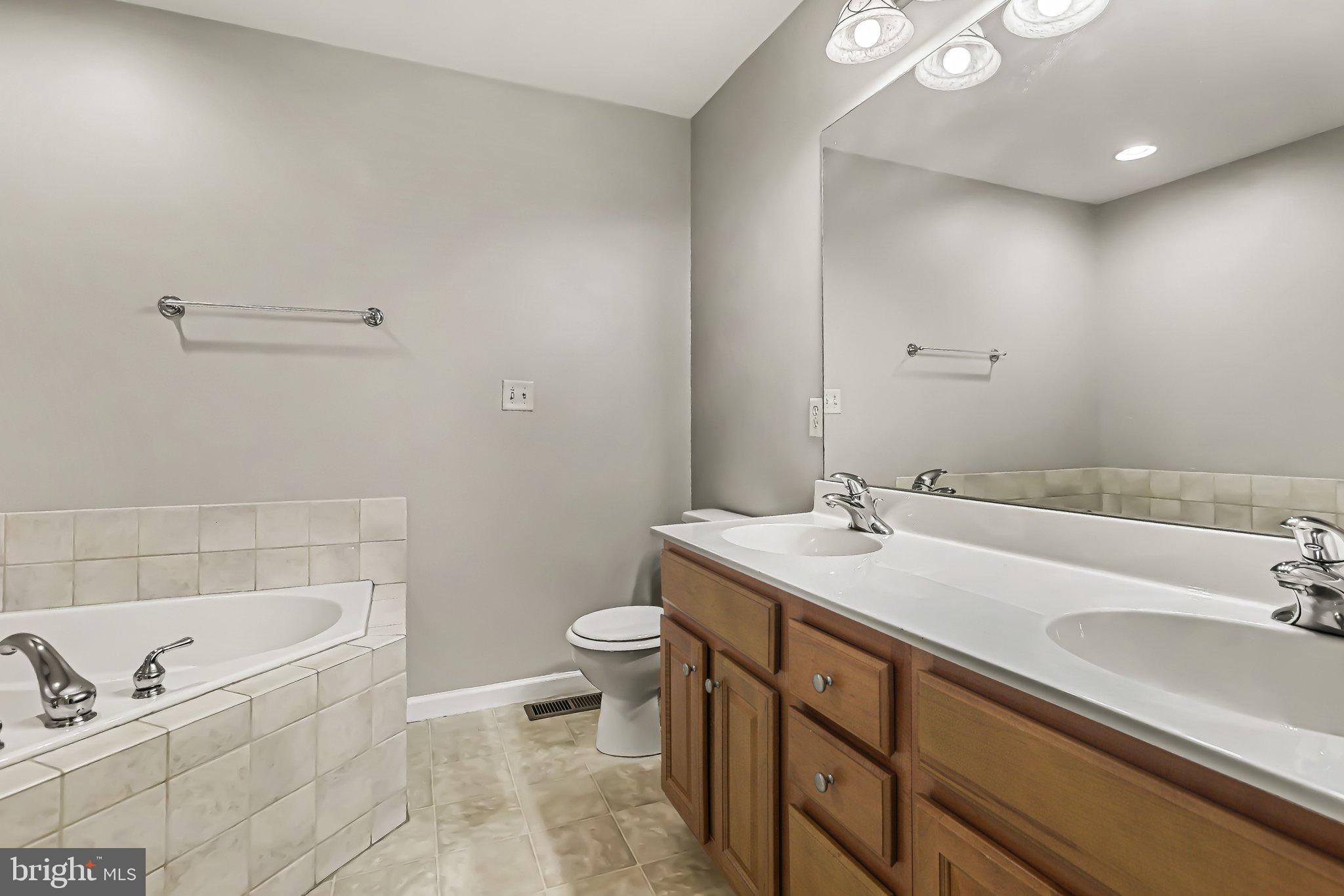 CROSS CREEK - Residential