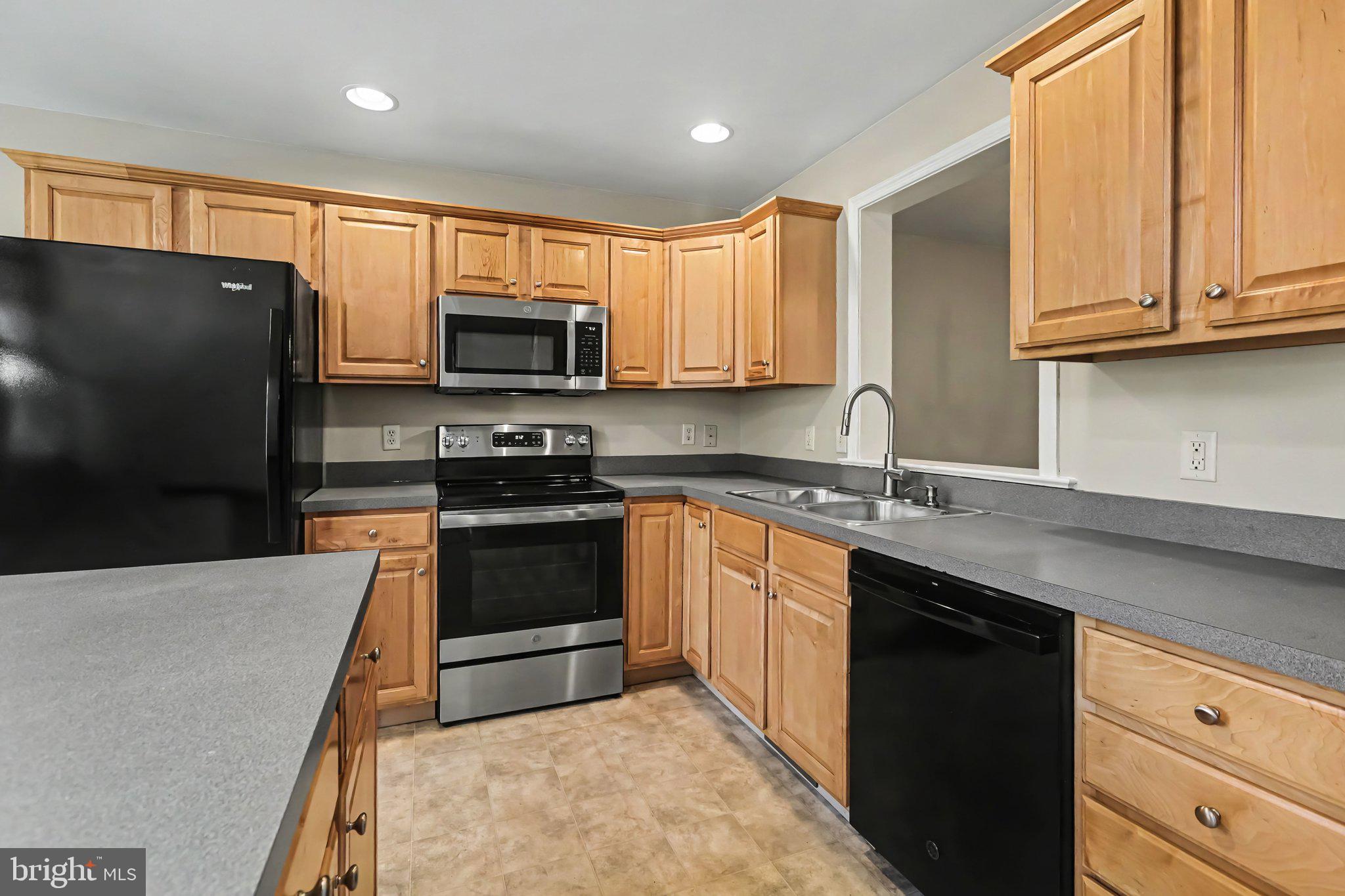 CROSS CREEK - Residential