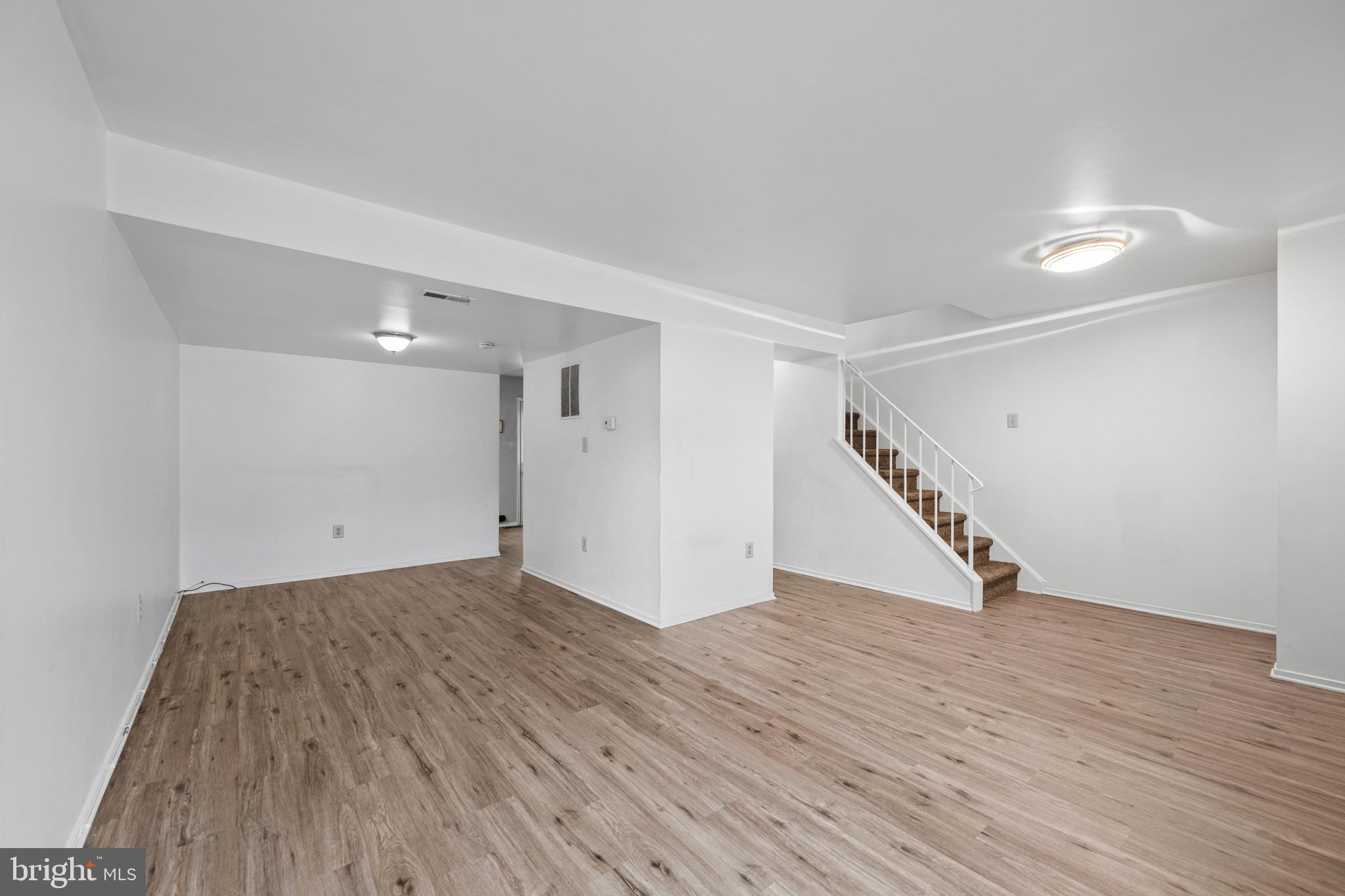 MARBURY VILLAGE - PLAT T - Residential