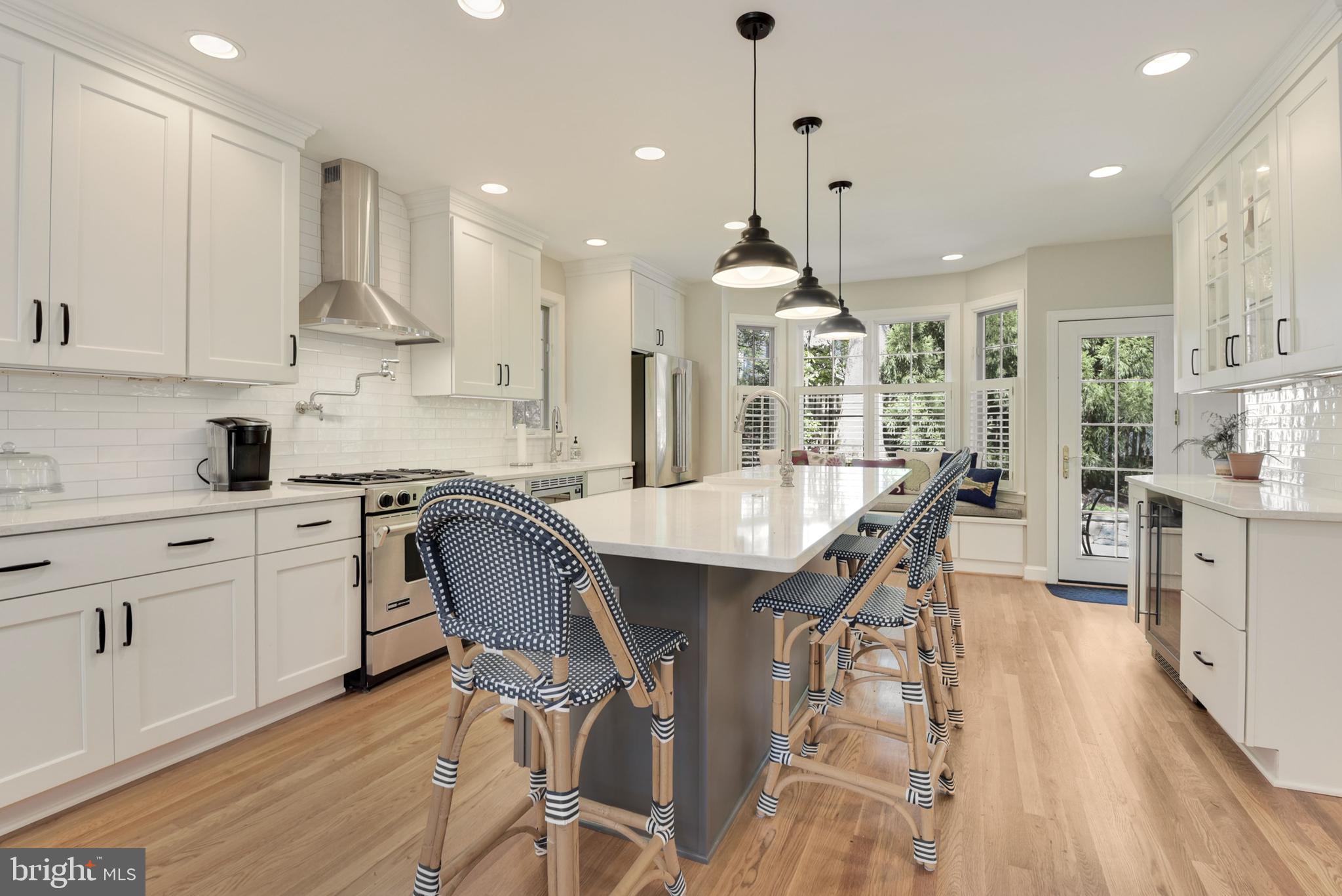 LARCHMONT - Residential