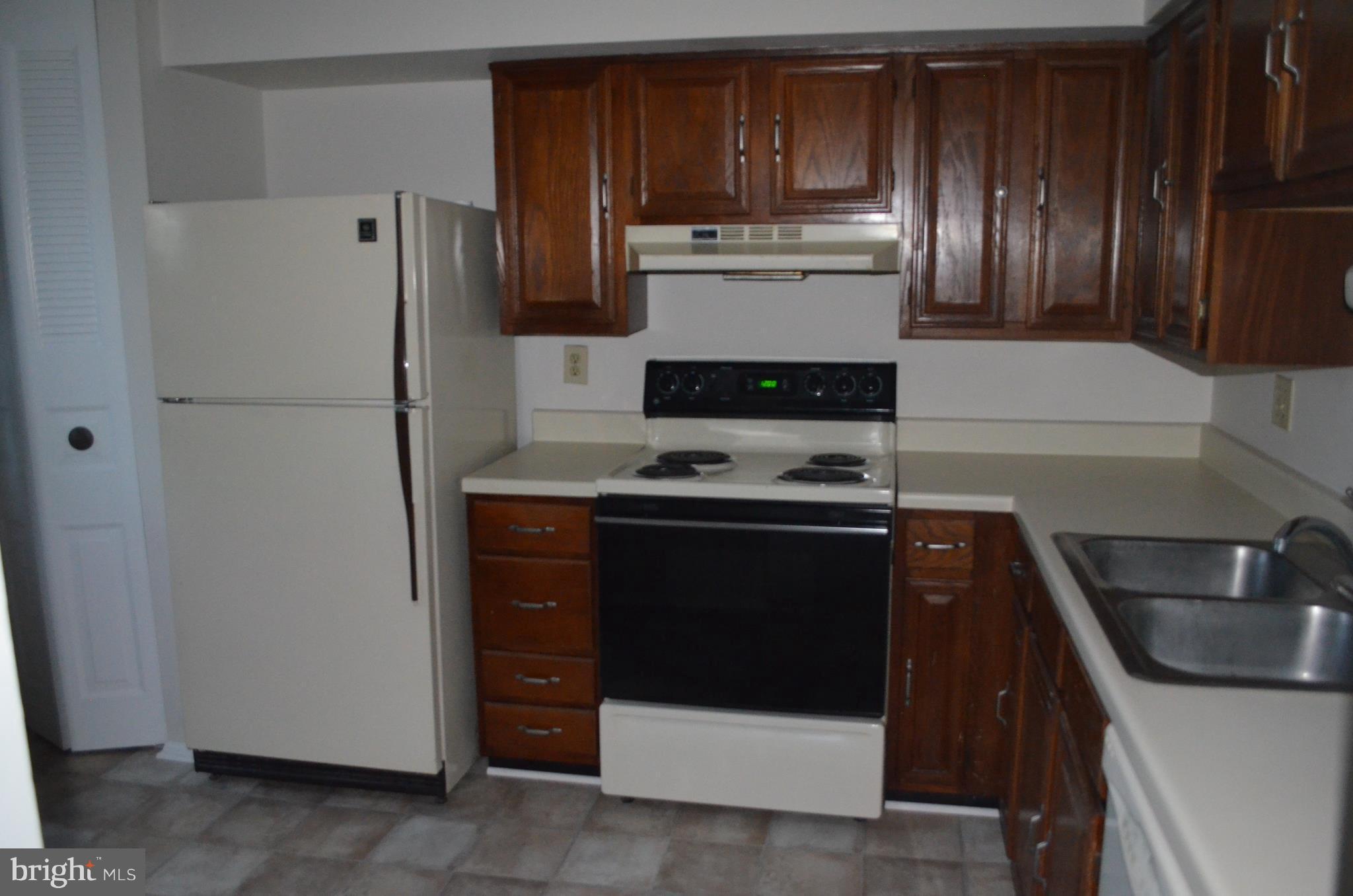 PARK OVERLOOK - Residential Lease