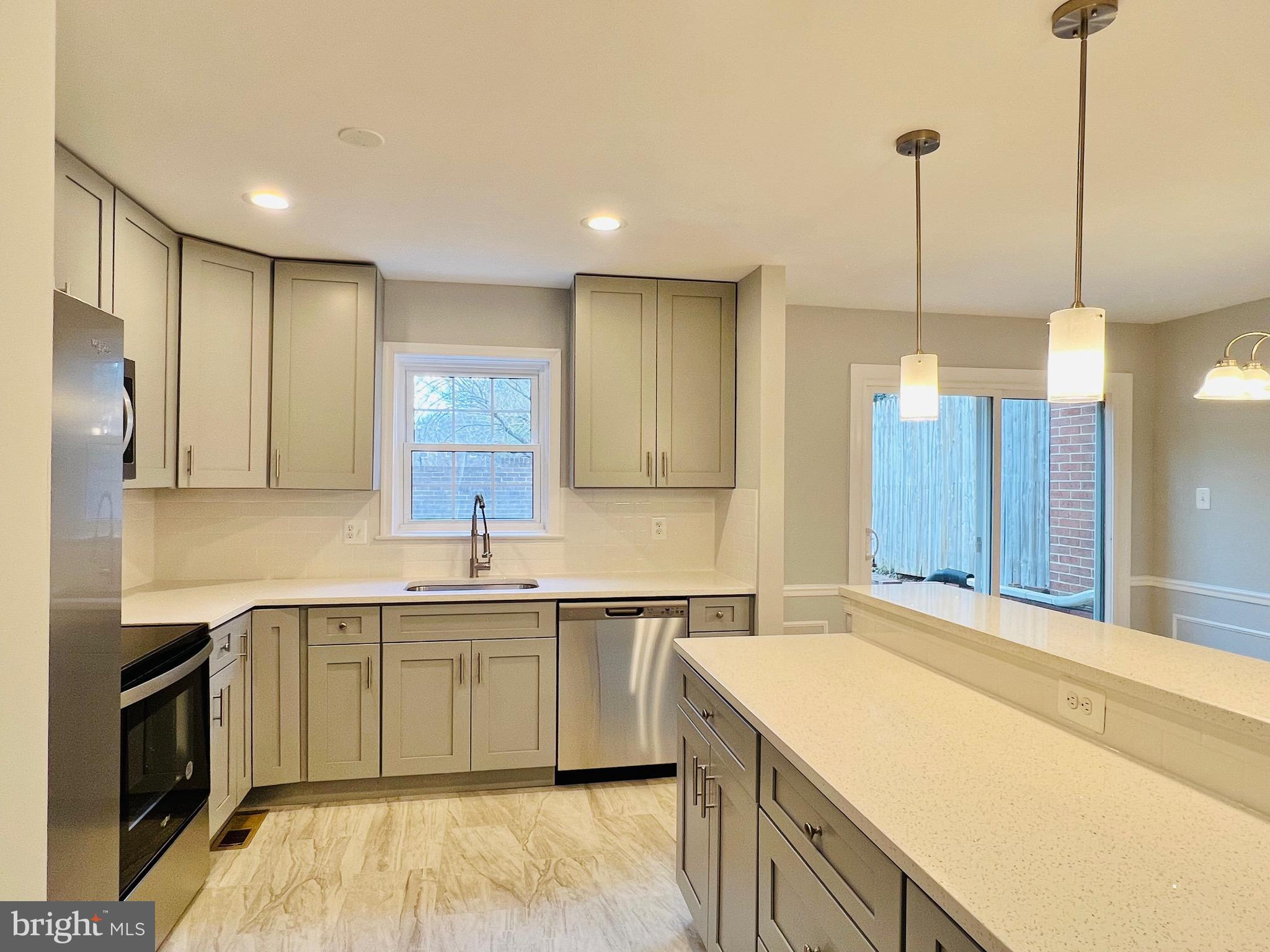 PINECREST HEIGHTS - Residential Lease