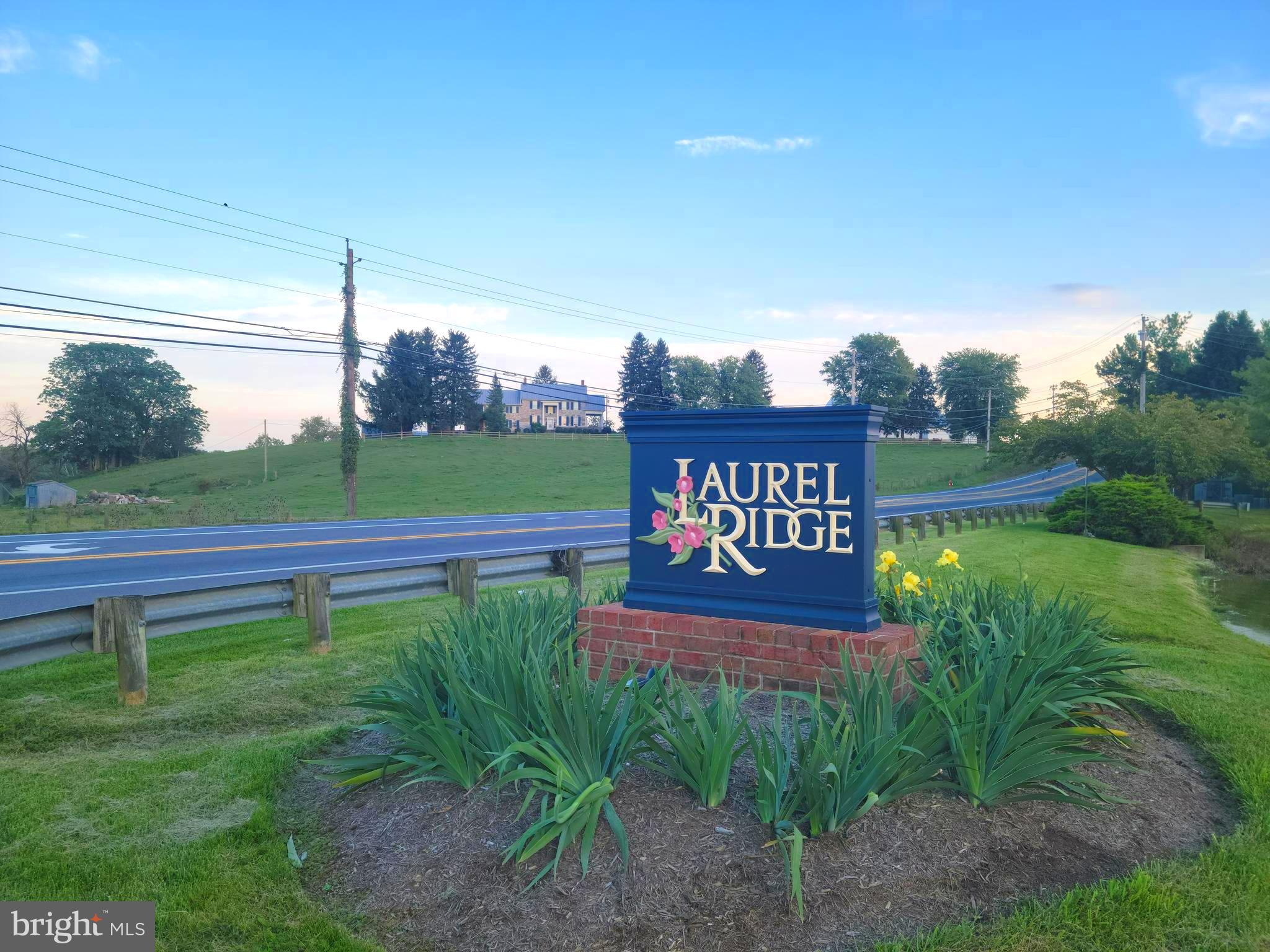 LAUREL RIDGE - Residential