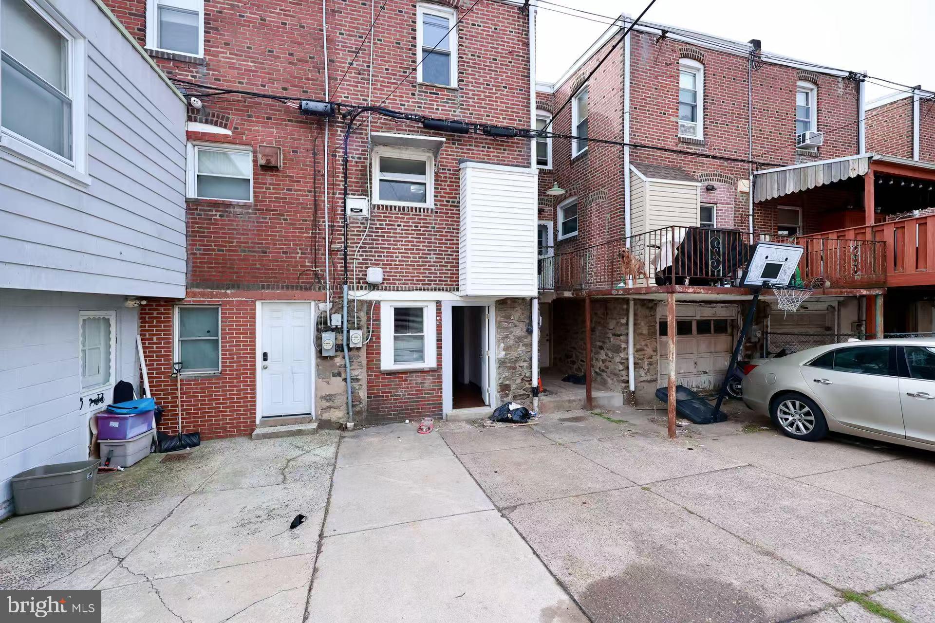 PHILADELPHIA (NORTHEAST) - Residential