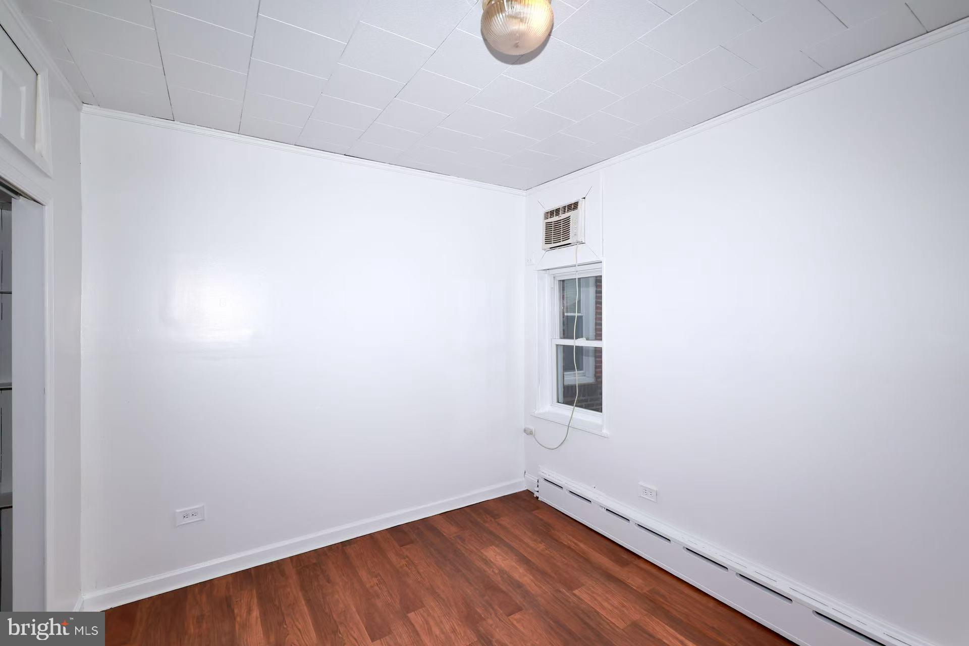 PHILADELPHIA (NORTHEAST) - Residential