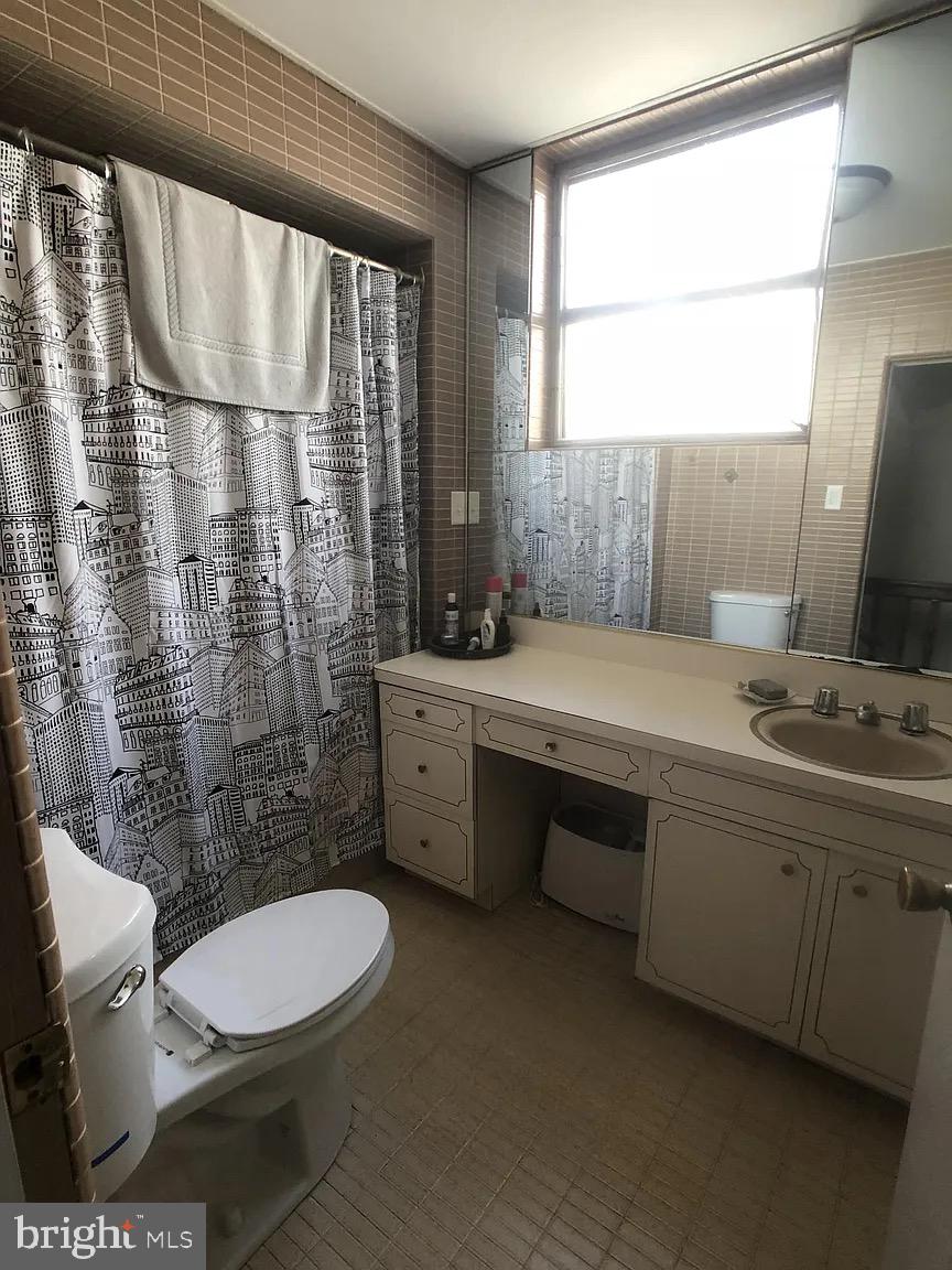 EAST PASSYUNK CROSSING - Business Opportunity