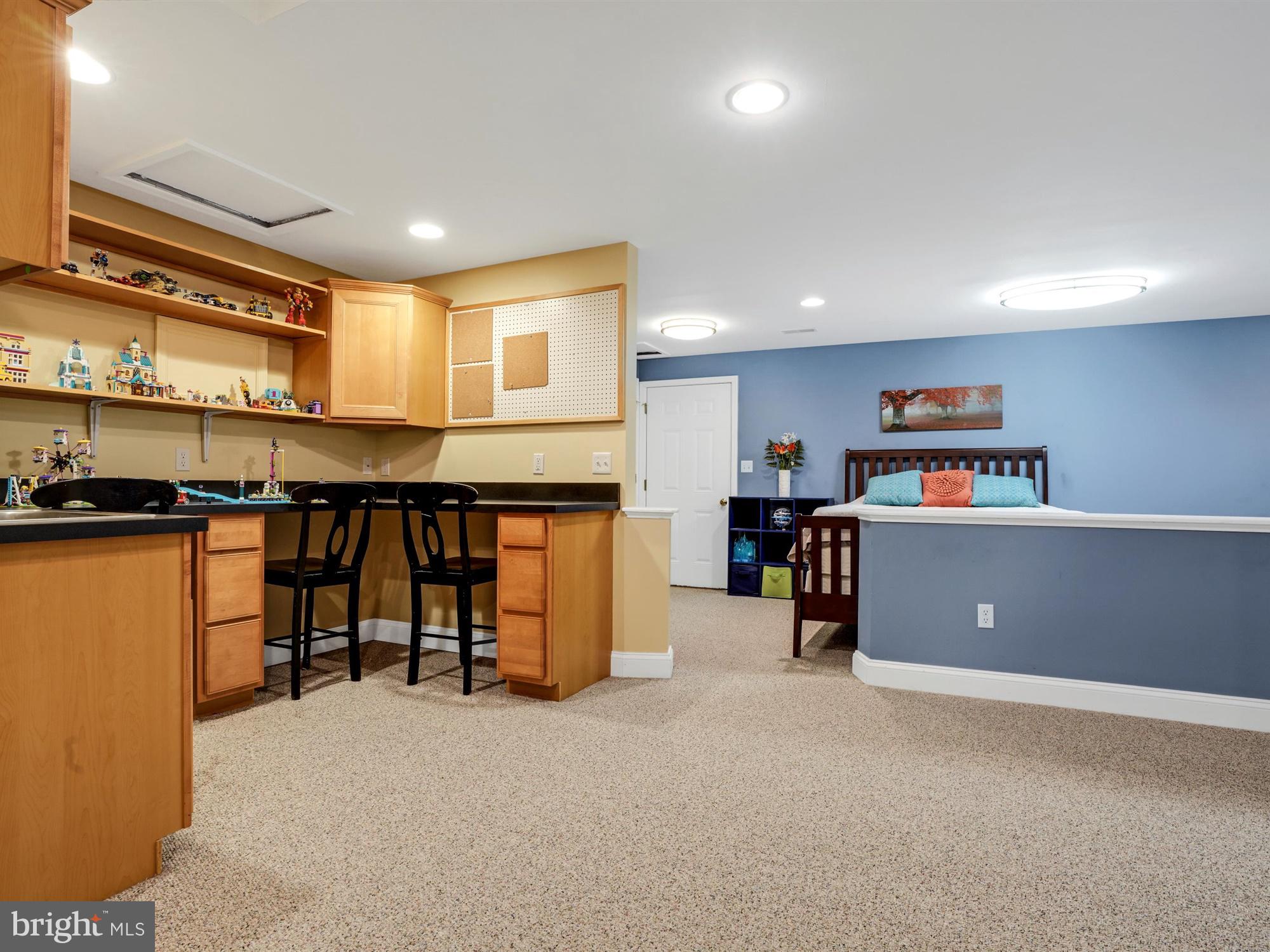 SPRING MEADOWS - Residential